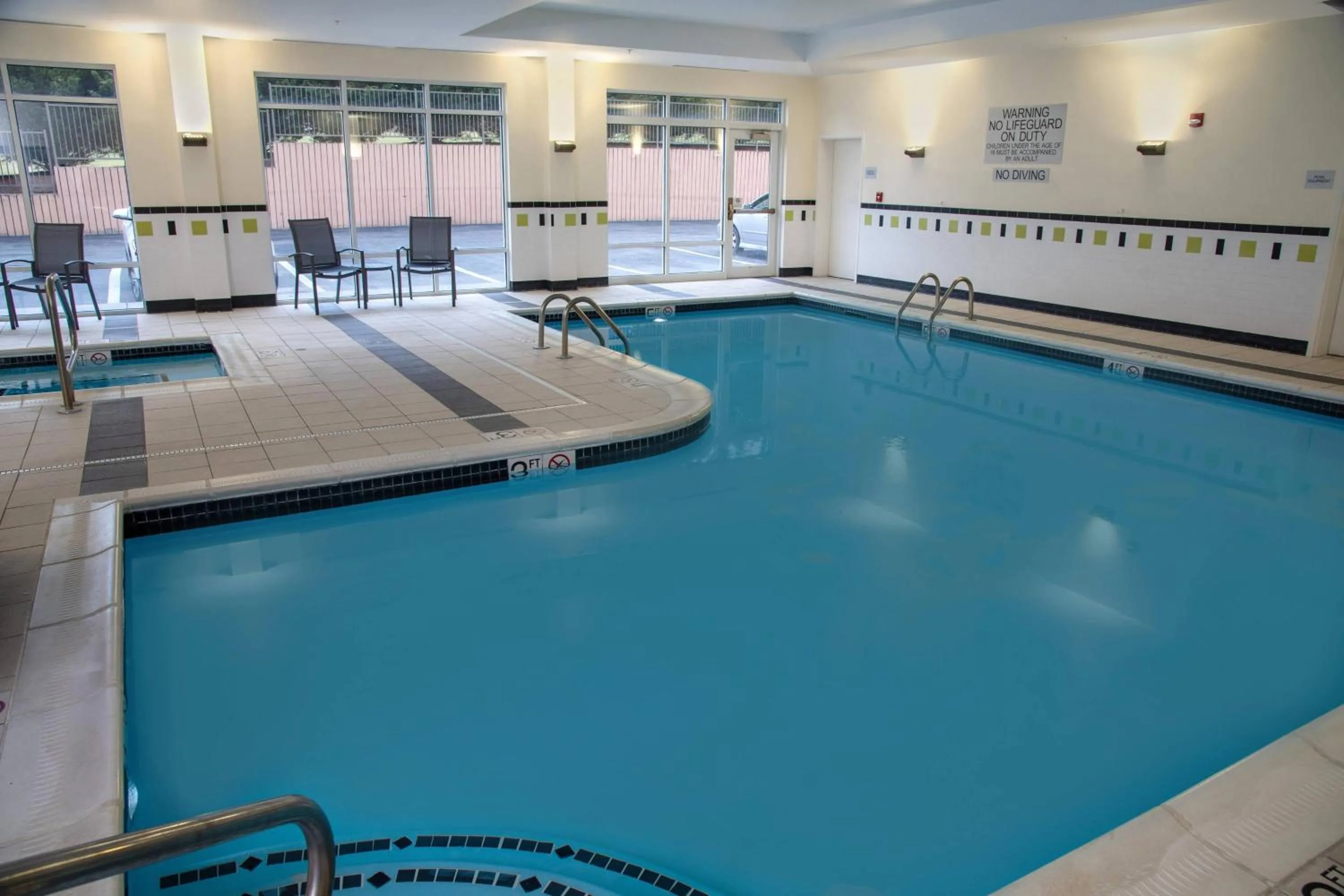 Swimming pool in Fairfield Inn & Suites Lewisburg
