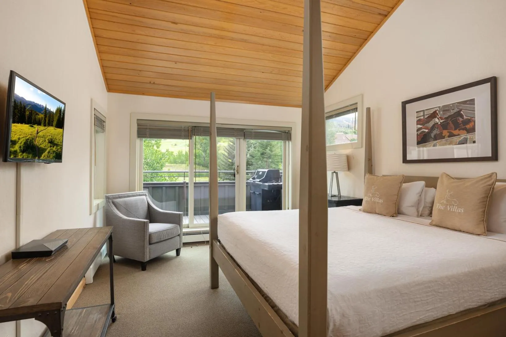 Bed in Villas at Snowmass CLub