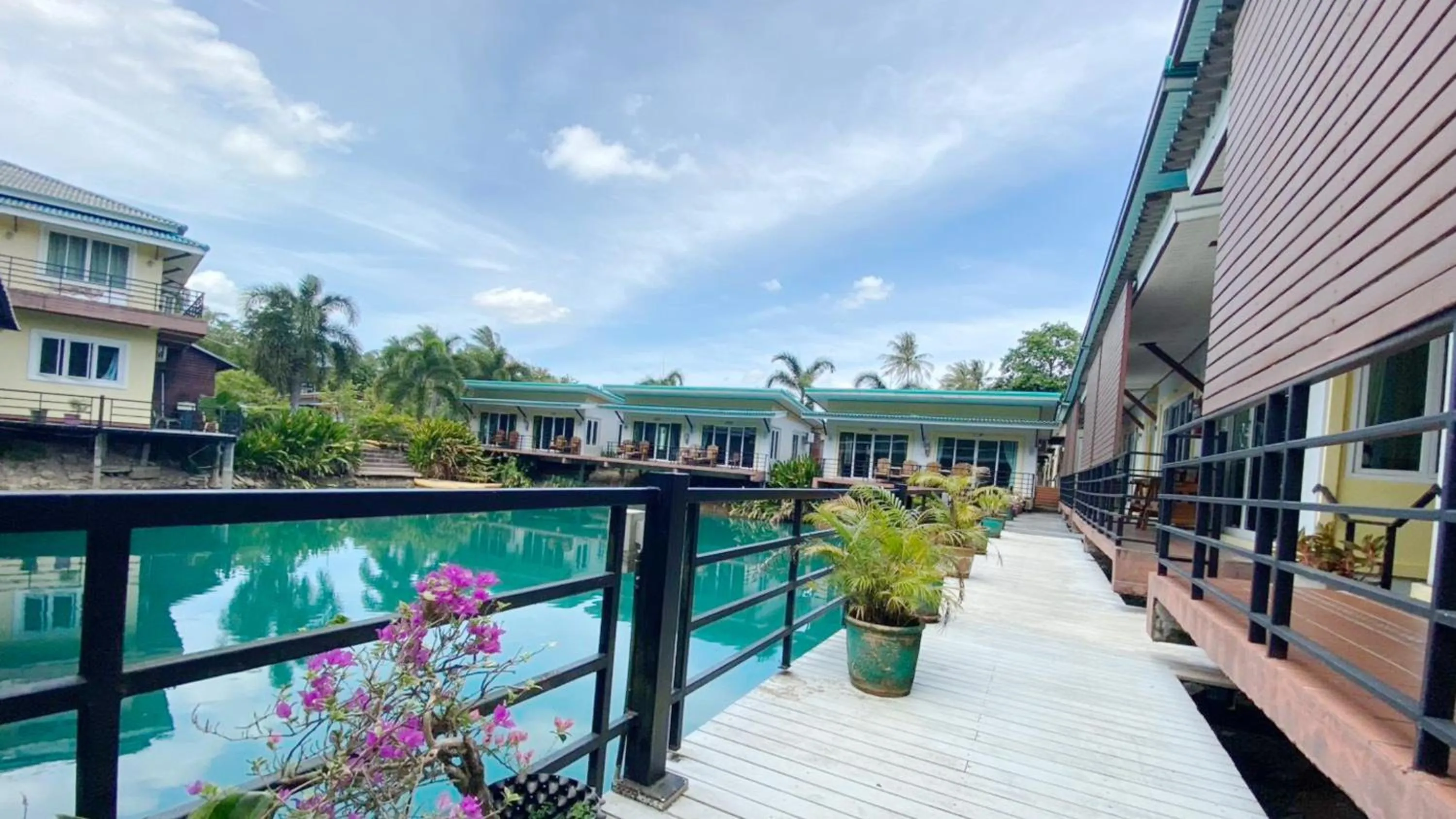 Balcony/Terrace in Lake Terrace Resort
