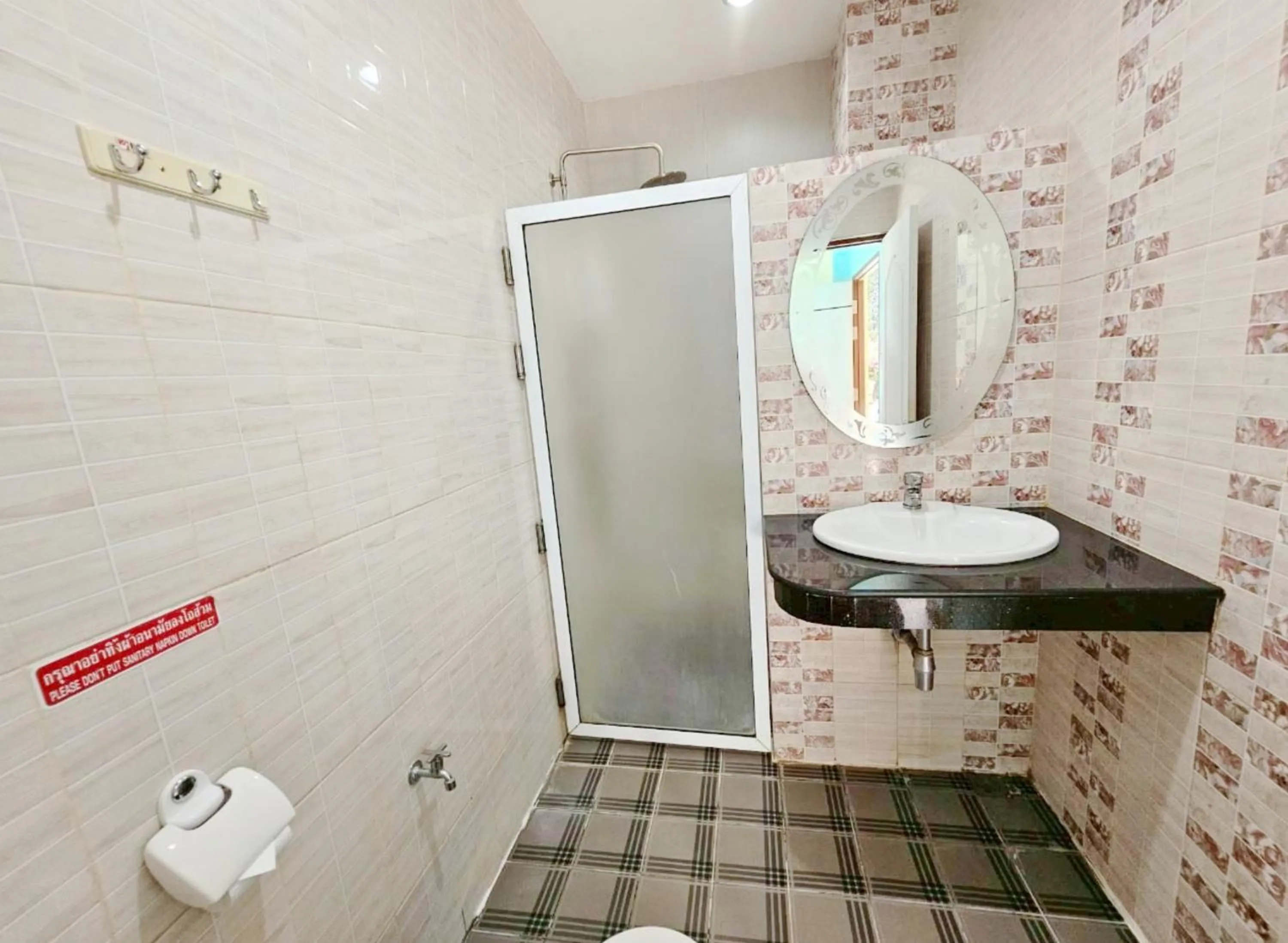 Shower in Lake Terrace Resort