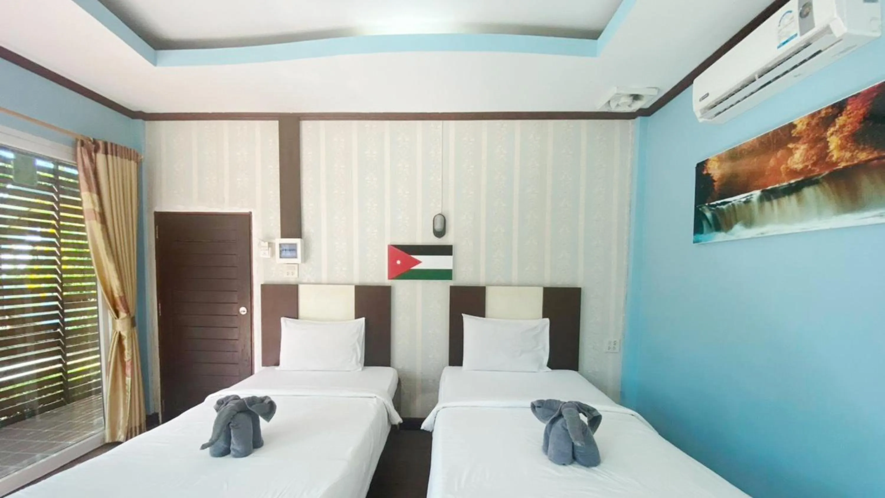 Bed in Lake Terrace Resort