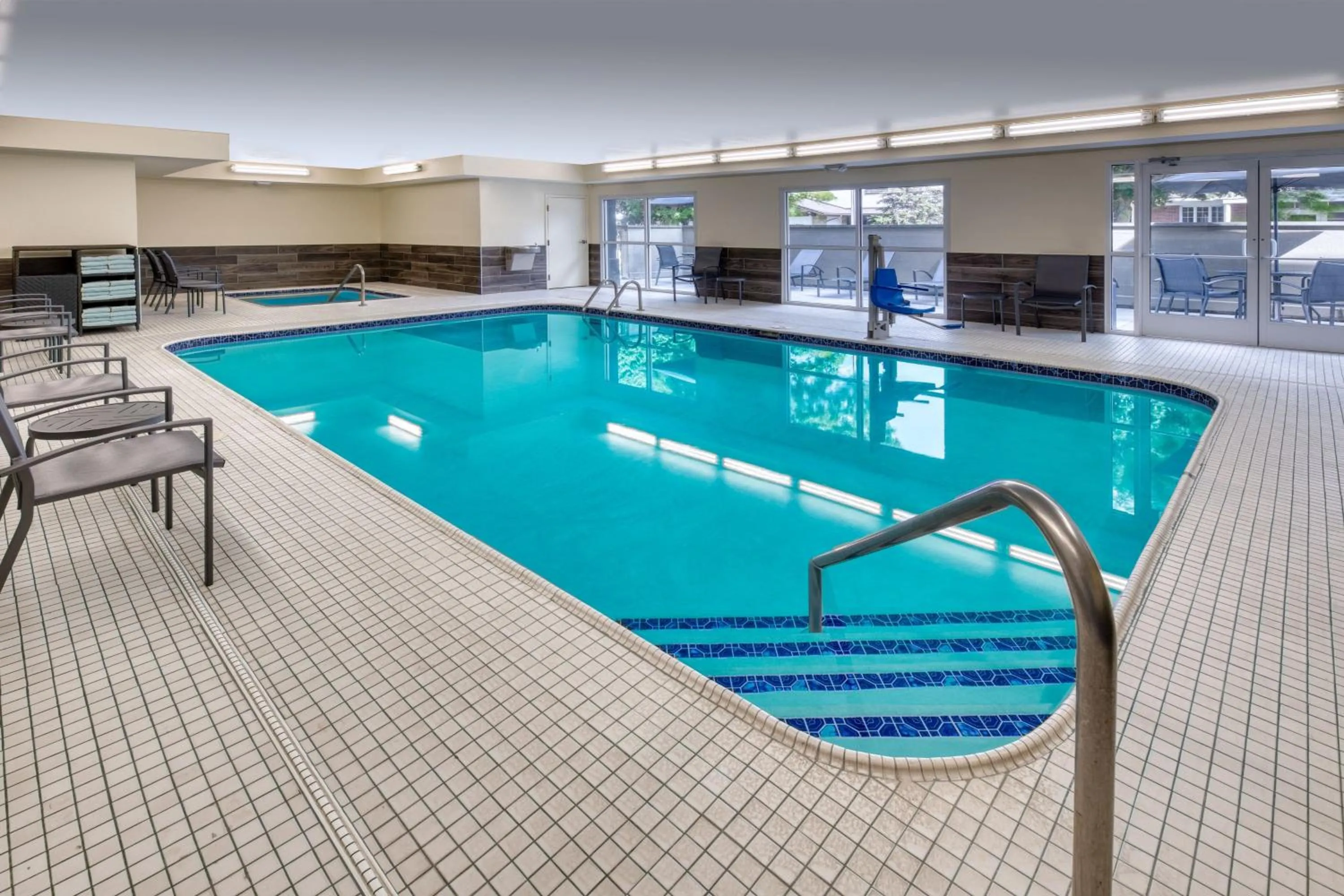Swimming pool in Fairfield Inn & Suites by Marriott Frankenmuth
