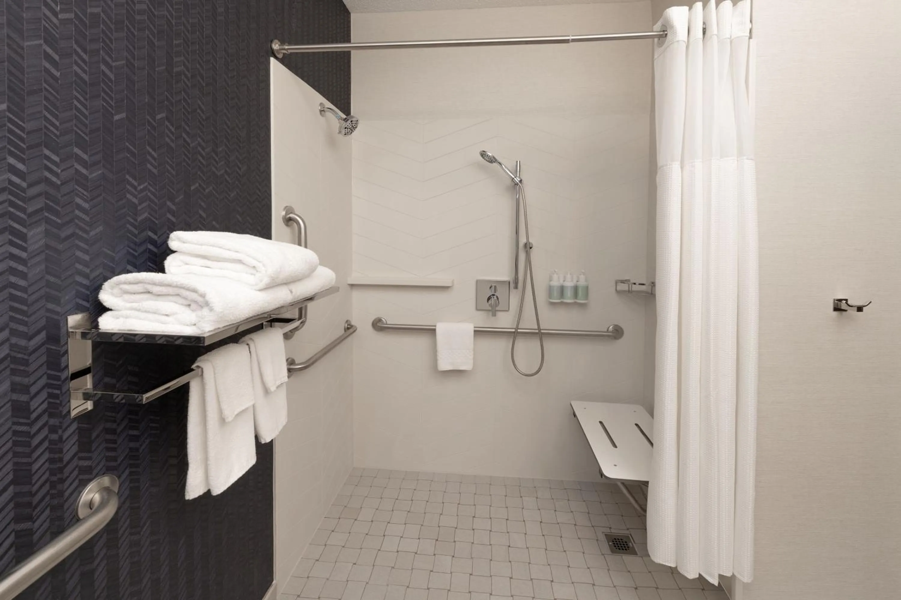 Bathroom in Fairfield Inn & Suites by Marriott Frankenmuth