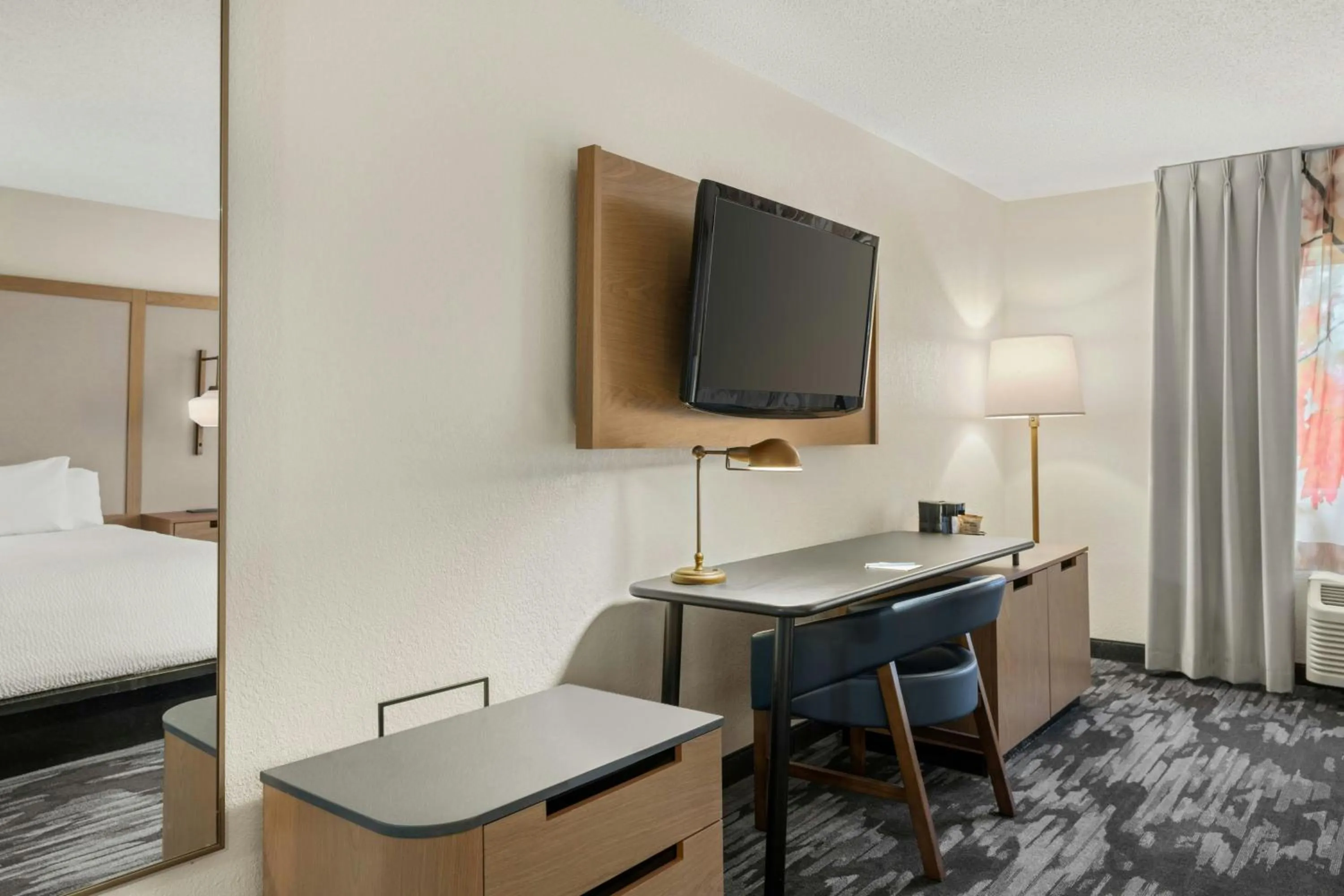 Photo of the whole room, Bed in Fairfield Inn & Suites Mt. Pleasant