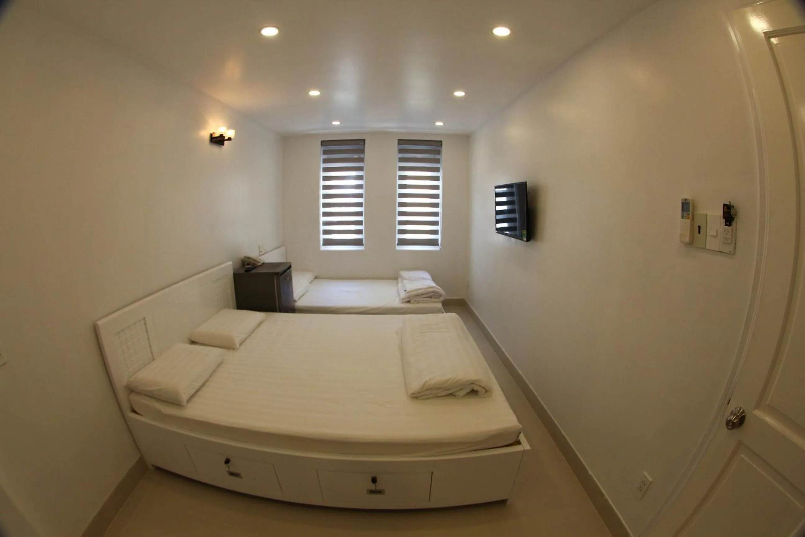 Bed in Full House Hostel