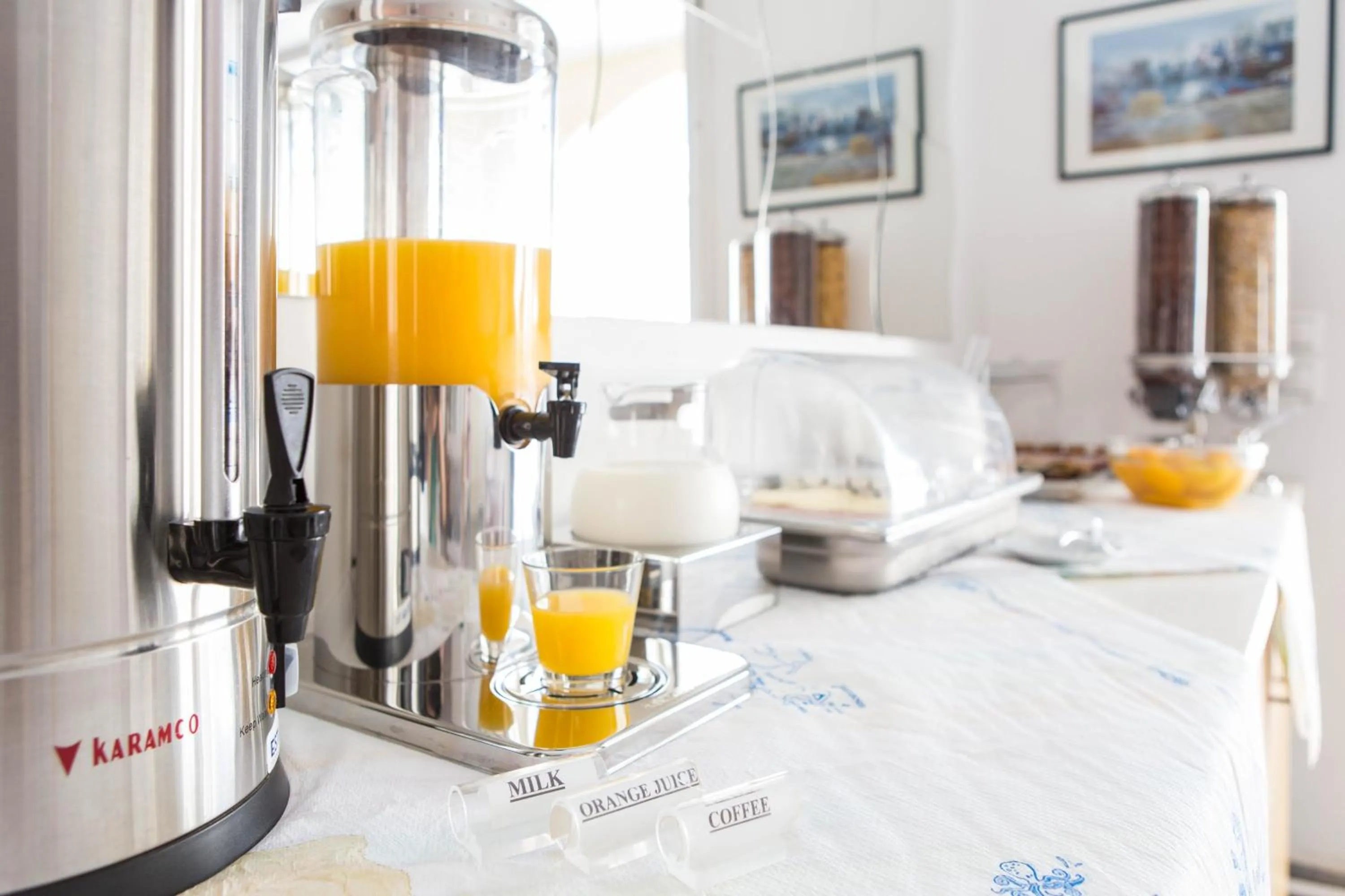 Continental breakfast in Joseph Studios