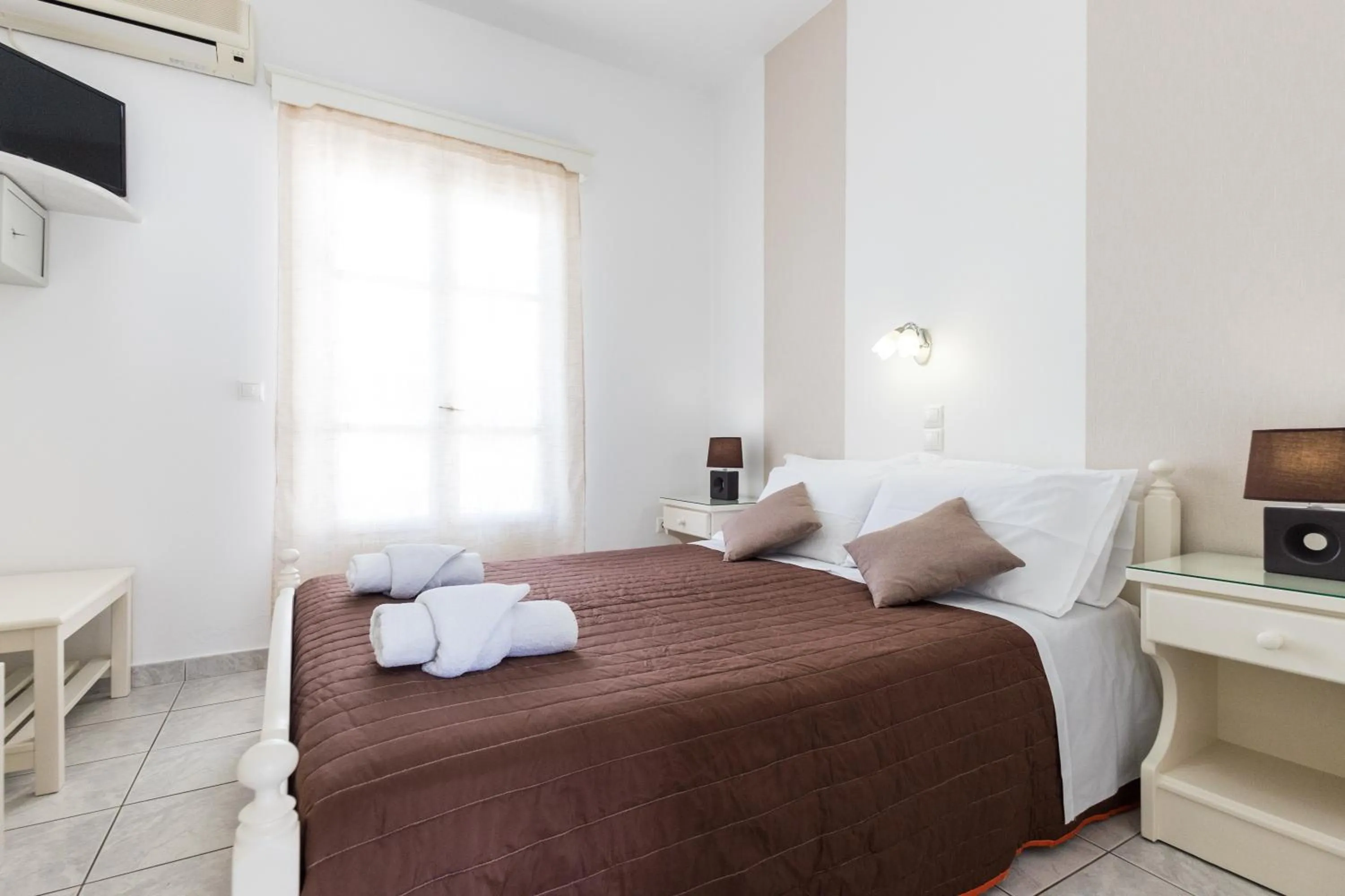 Bedroom, Bed in Joseph Studios