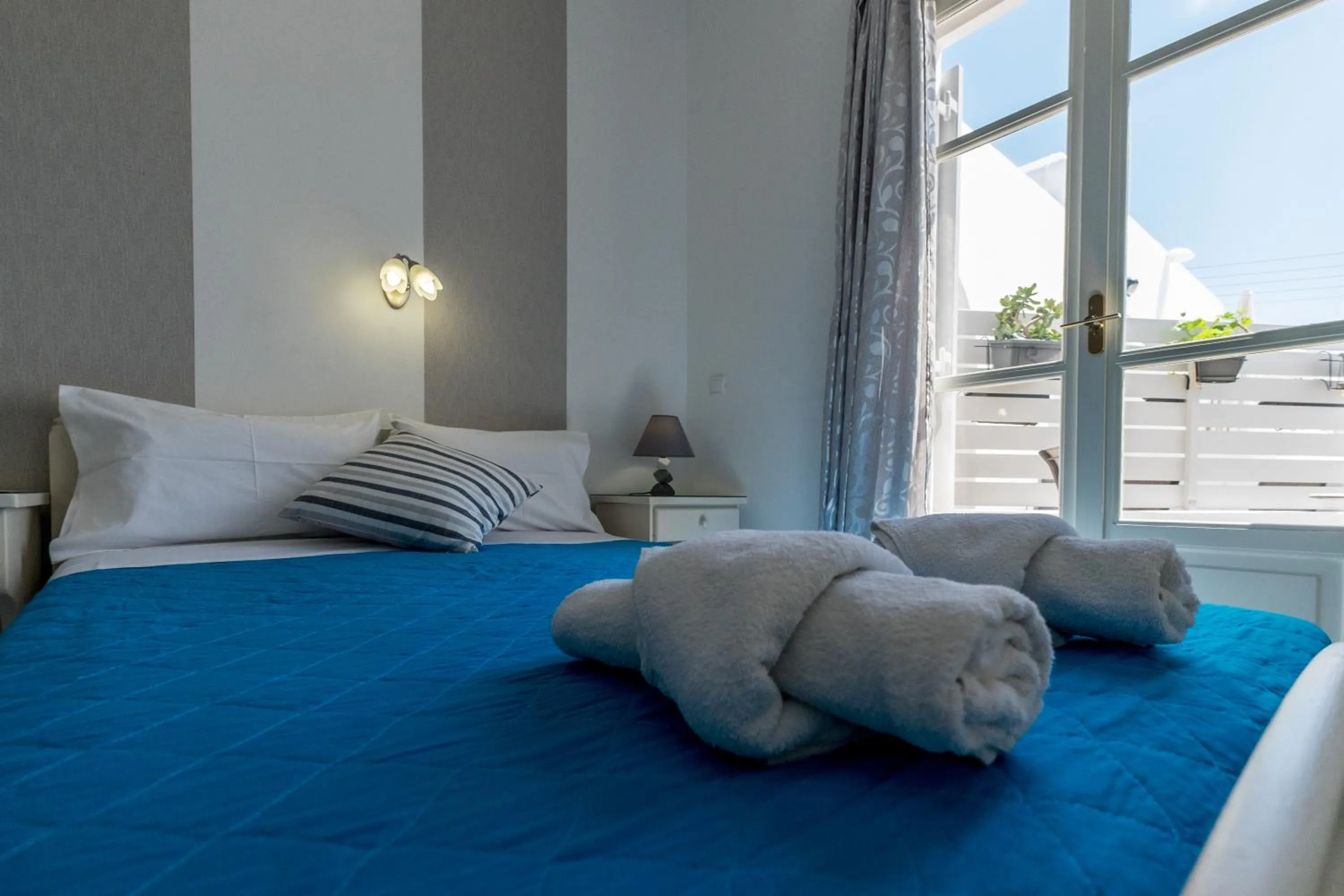 Bed in Joseph Studios