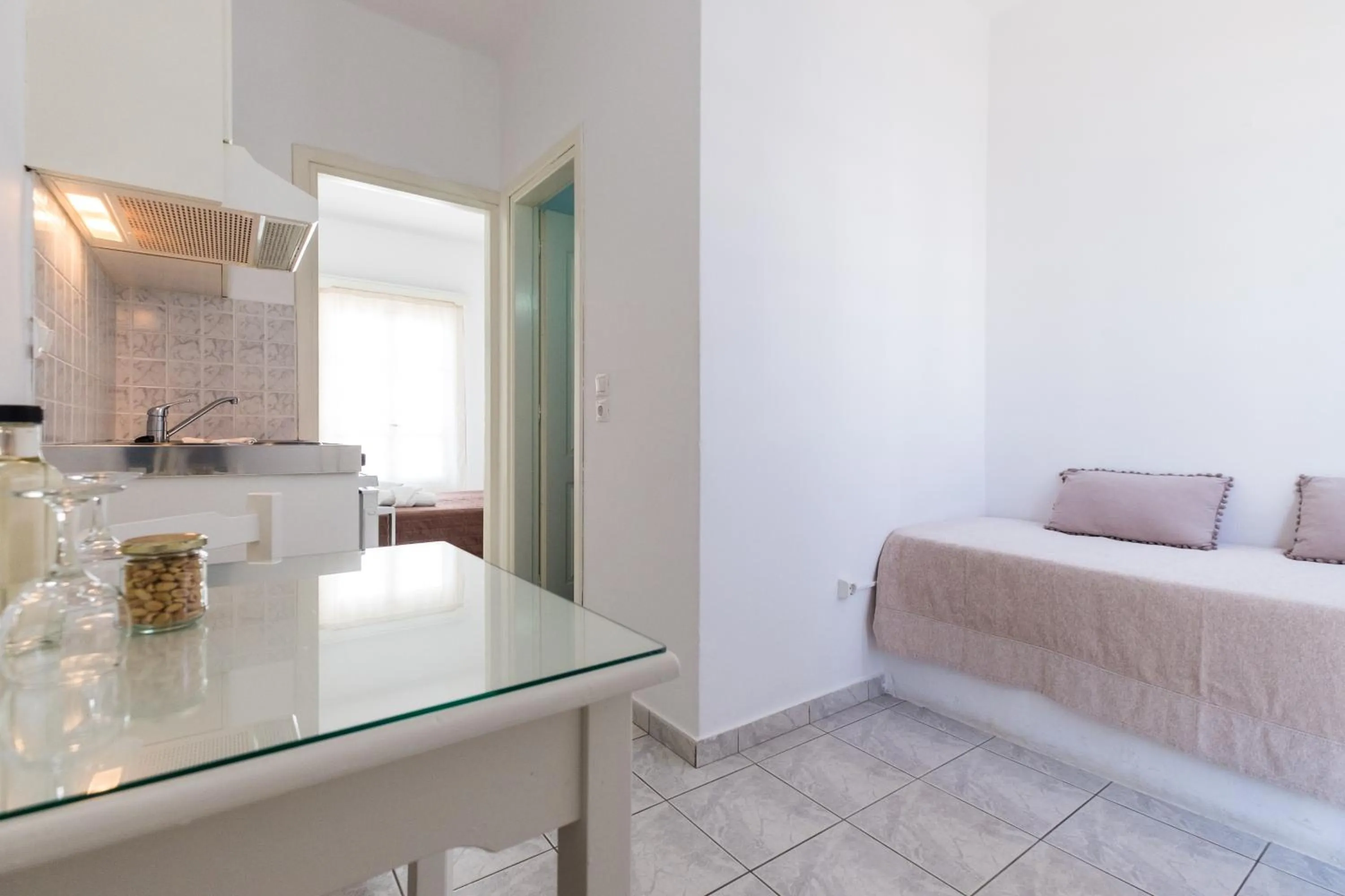 Kitchen or kitchenette, Bed in Joseph Studios