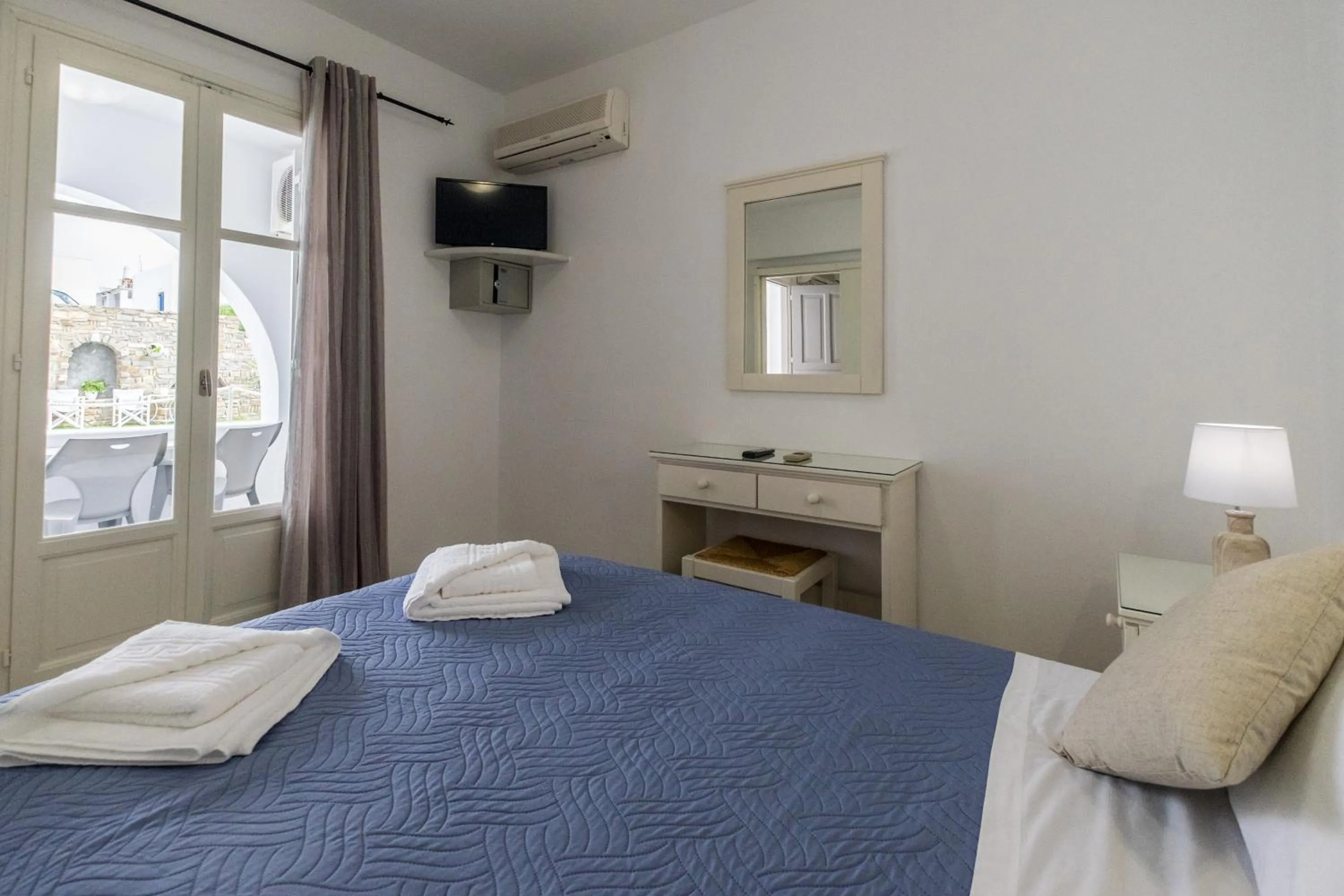 Bedroom, Bed in Joseph Studios