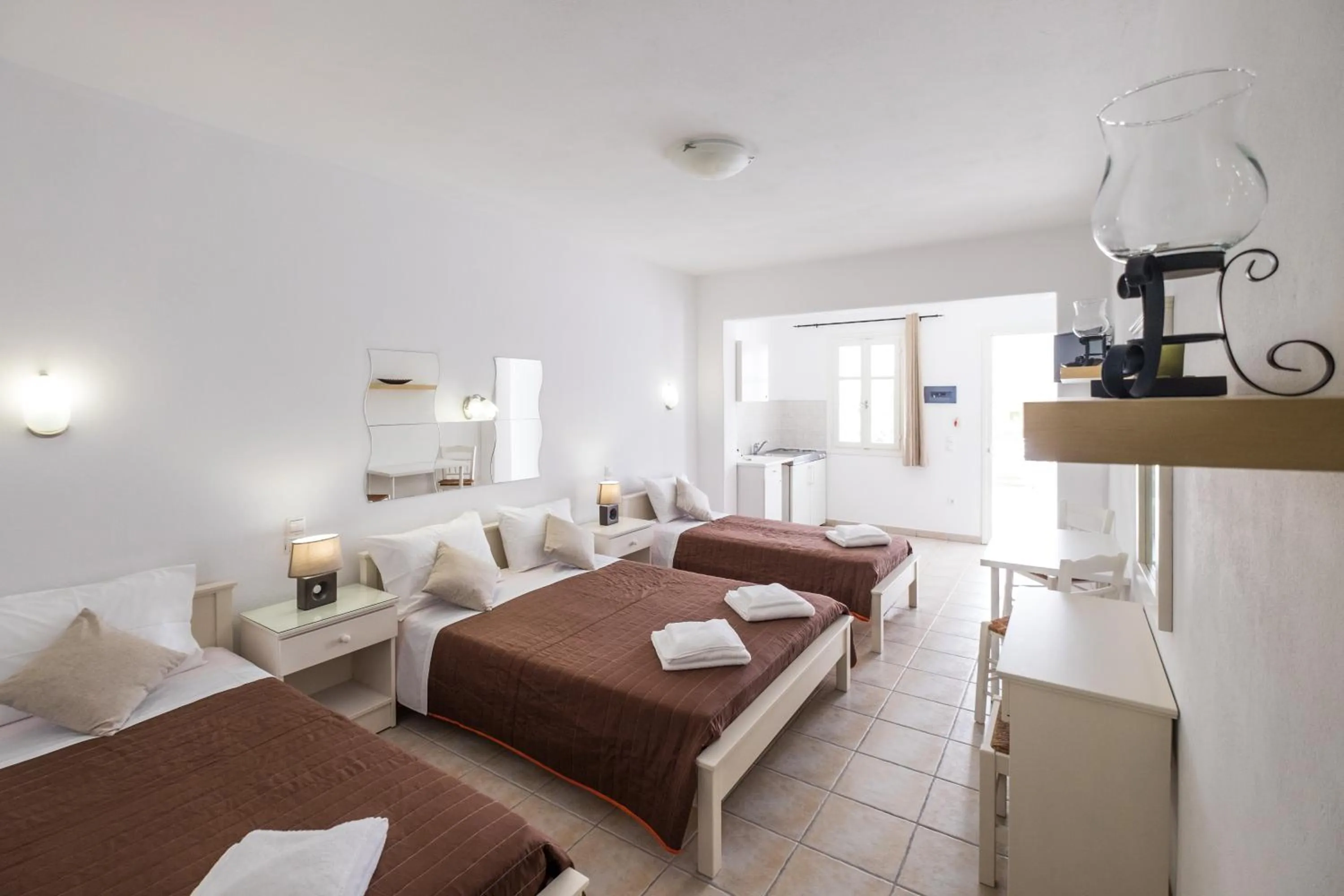 Photo of the whole room, Bed in Joseph Studios