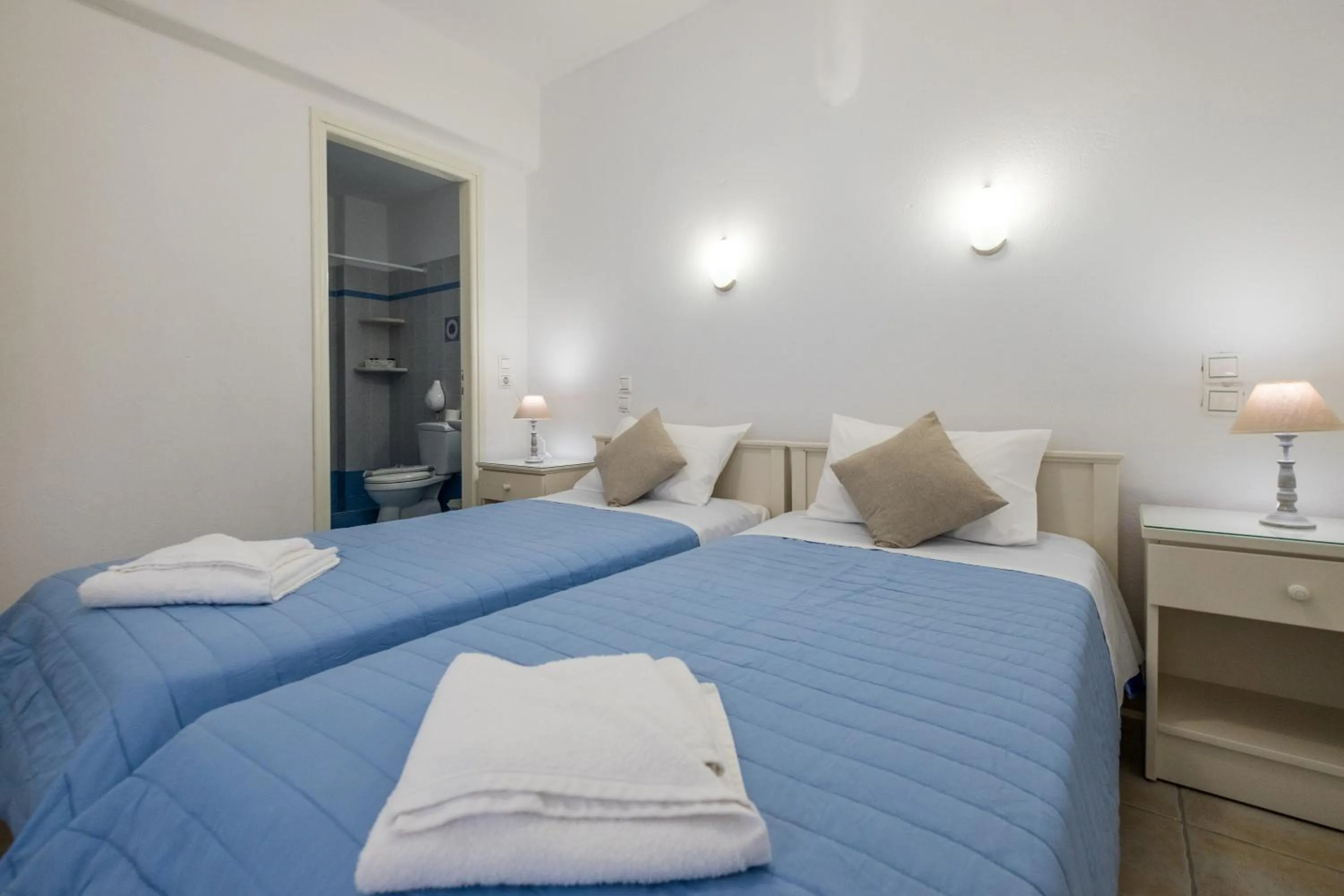 Bed in Joseph Studios