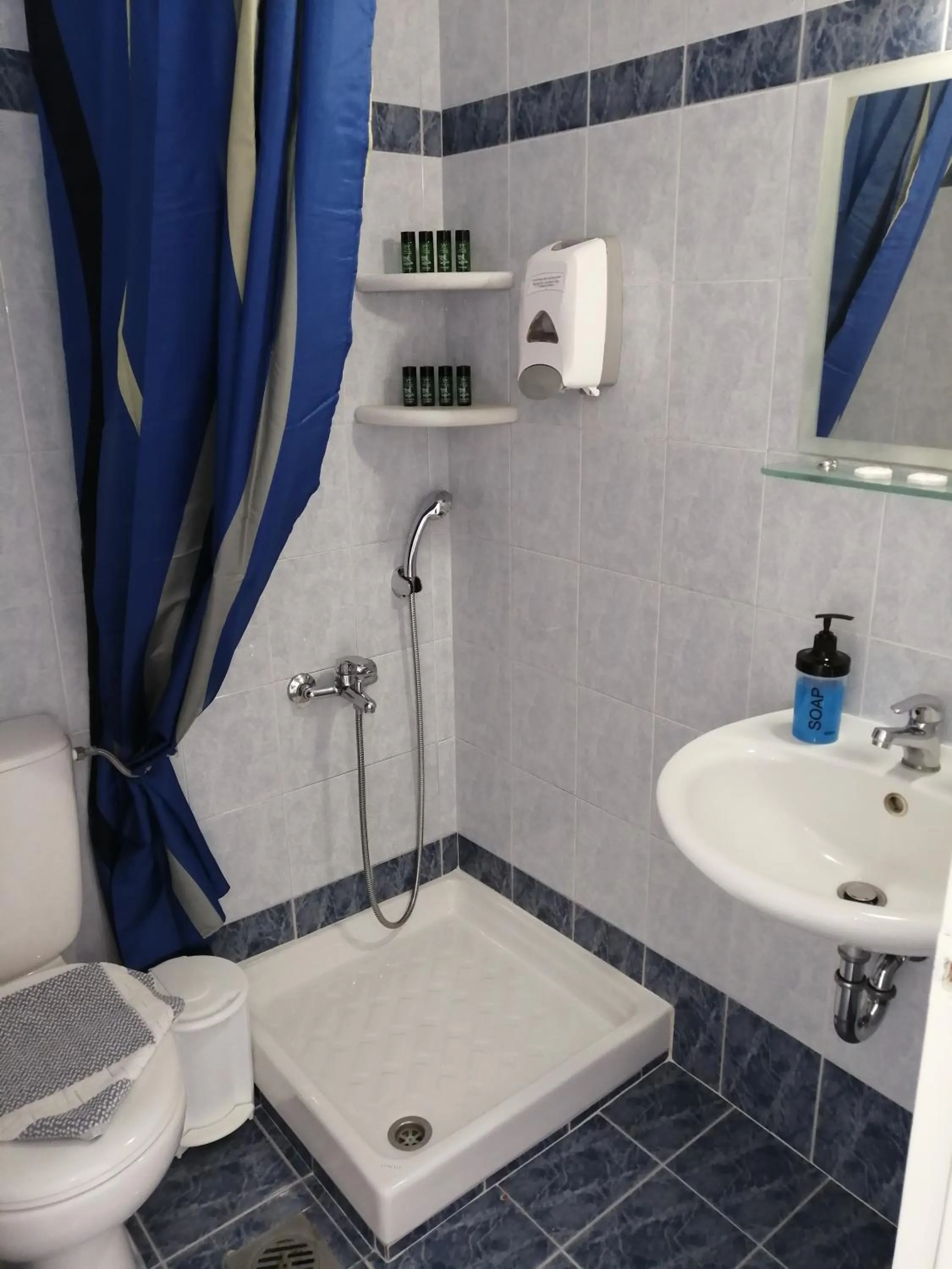 Shower in Joseph Studios