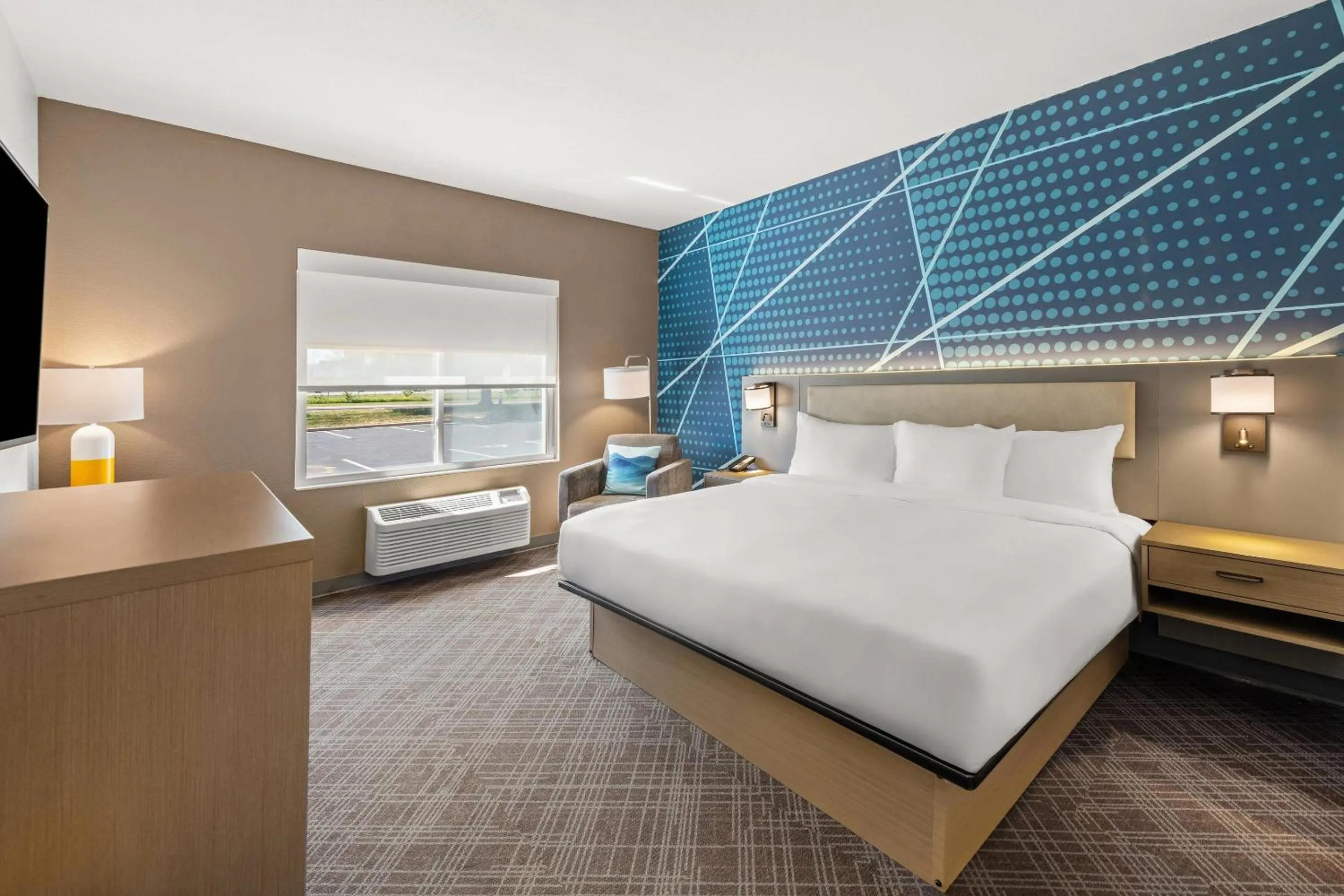 Bedroom, Bed in Comfort Inn & Suites Olathe - Kansas City