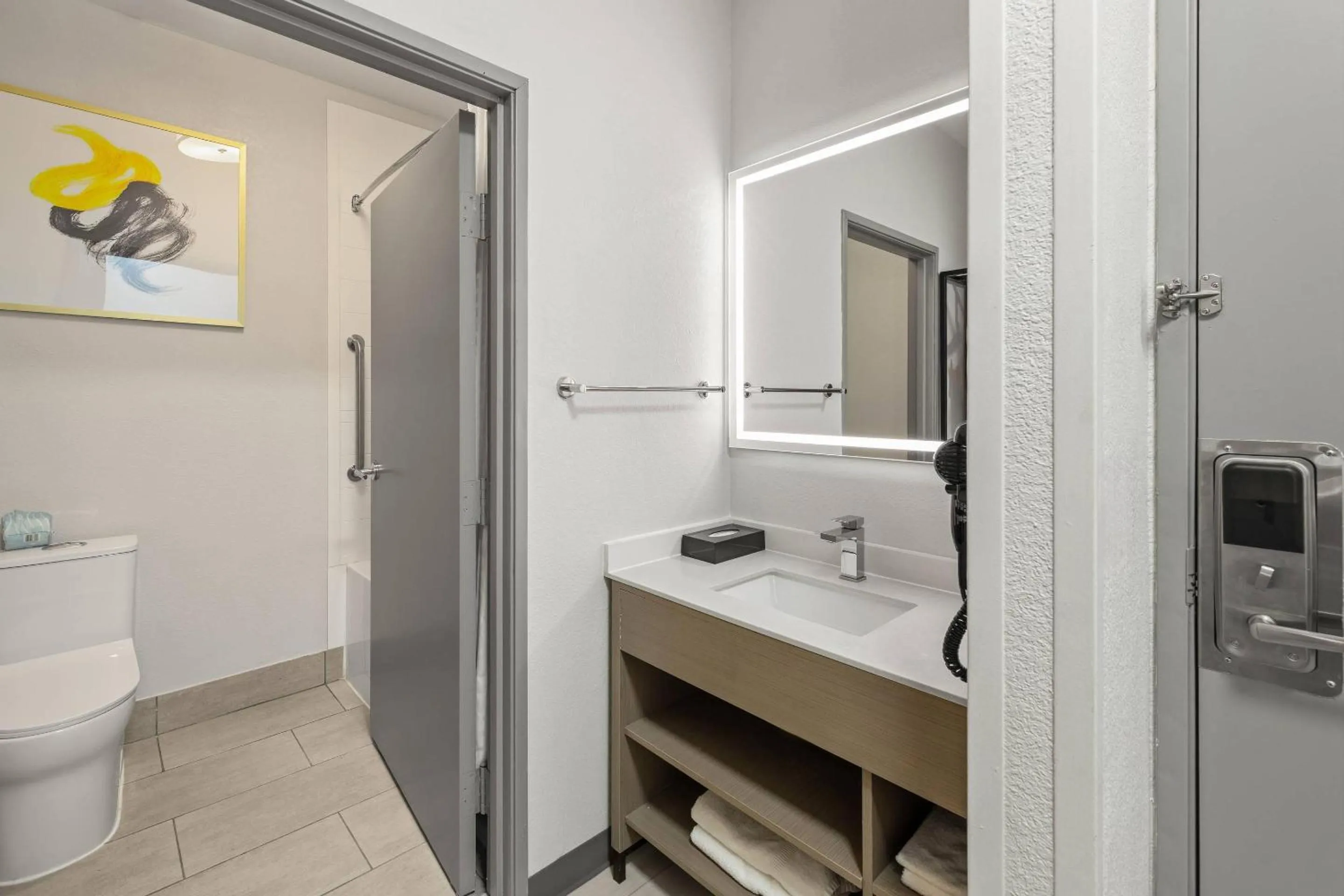 Bathroom in Comfort Inn & Suites Olathe - Kansas City