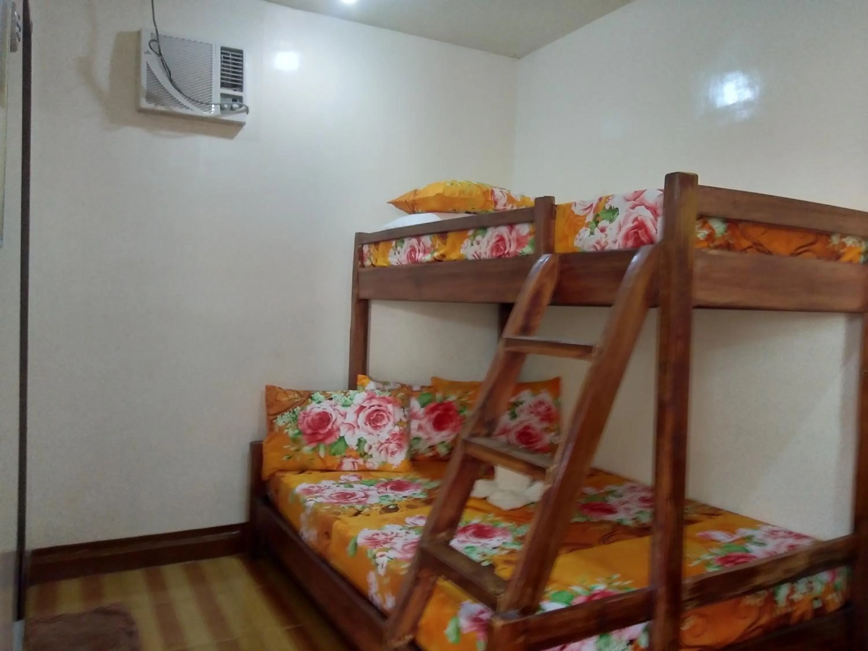 Bed in Jvhaven Pension