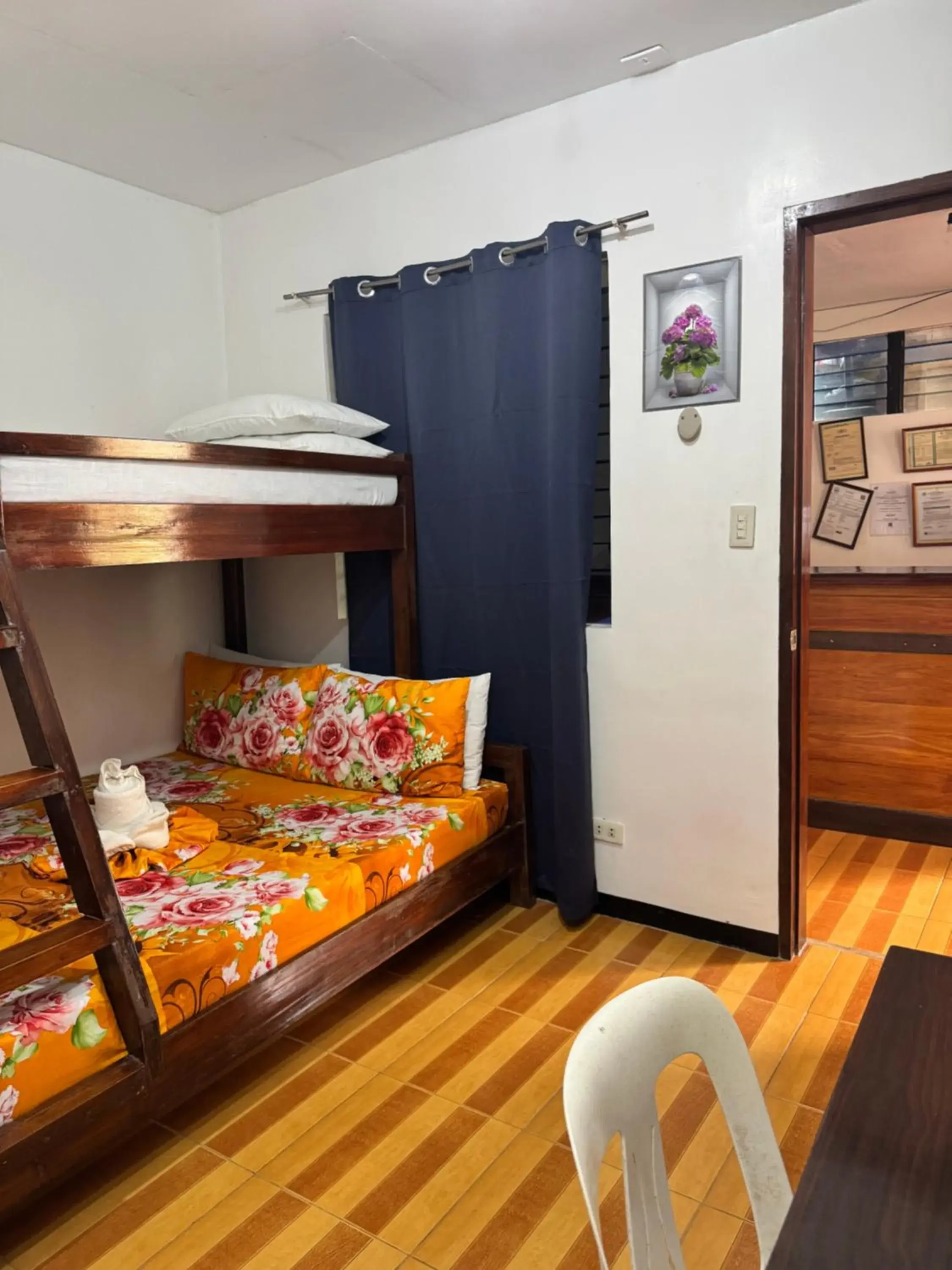 Triple Room with Bathroom in Jvhaven Pension Triple Room with Bathroom in Jvhaven Pension