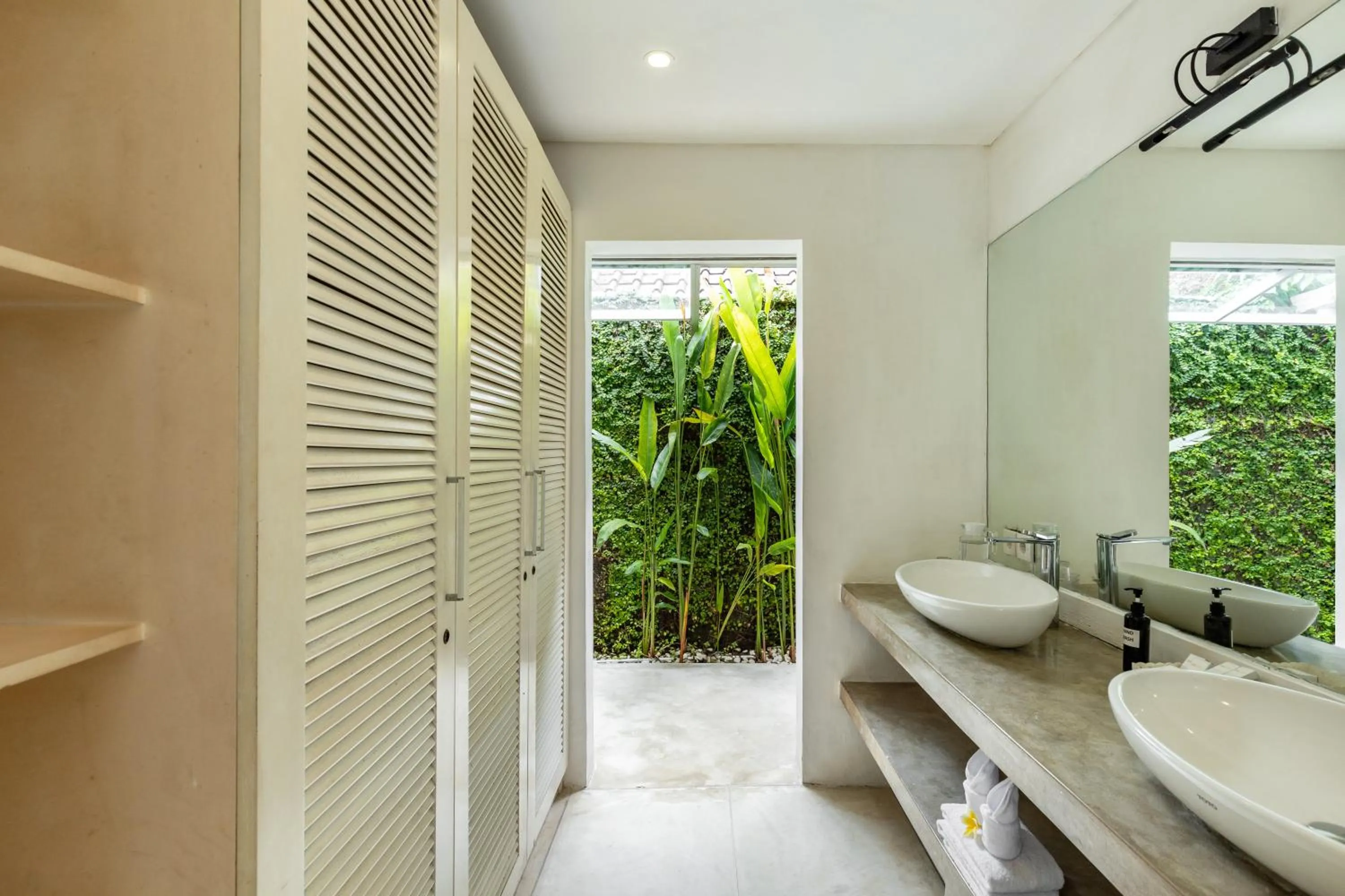 Toilet in Esha Villa Drupadi Seminyak