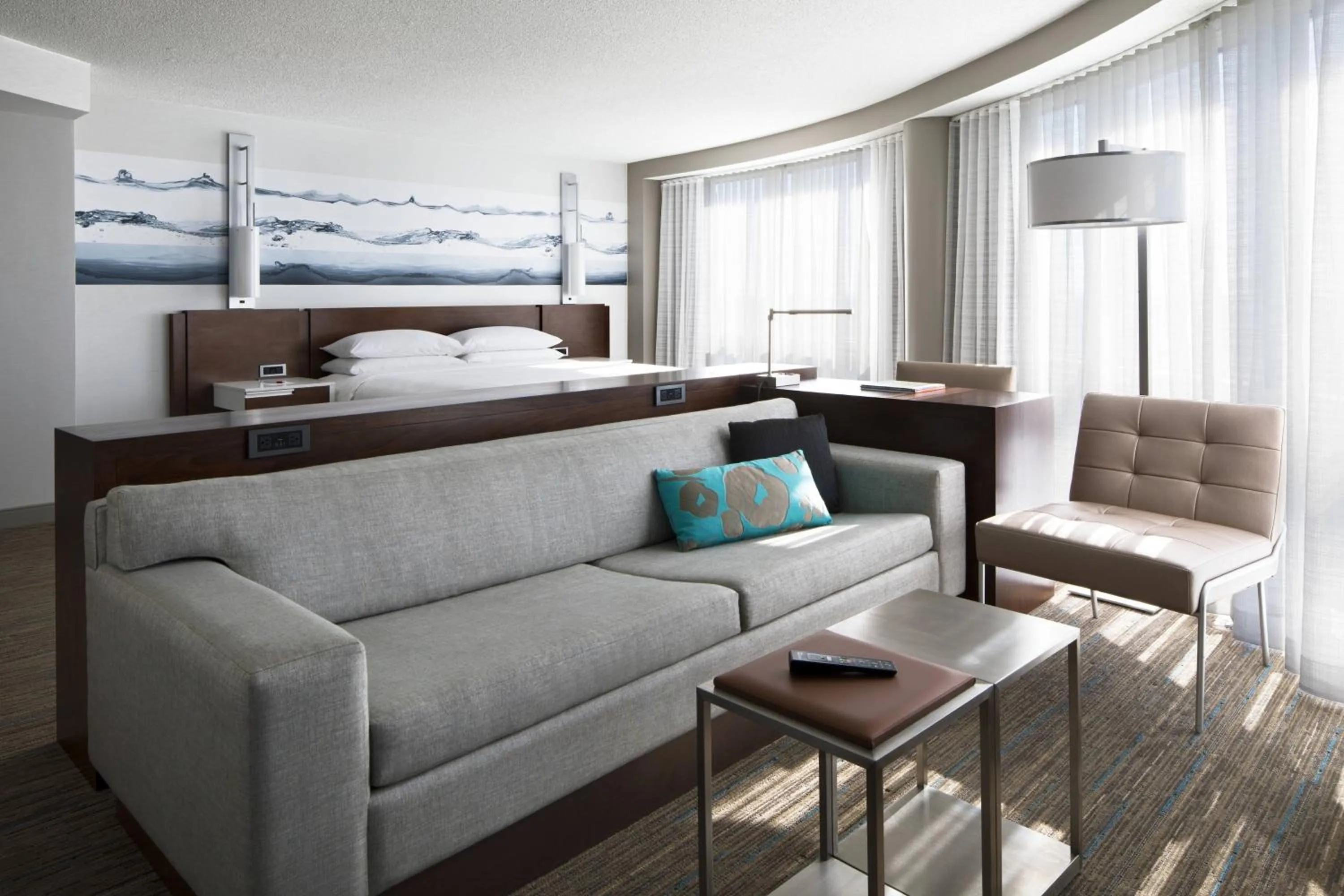 Photo of the whole room in Kansas City Marriott Country Club Plaza