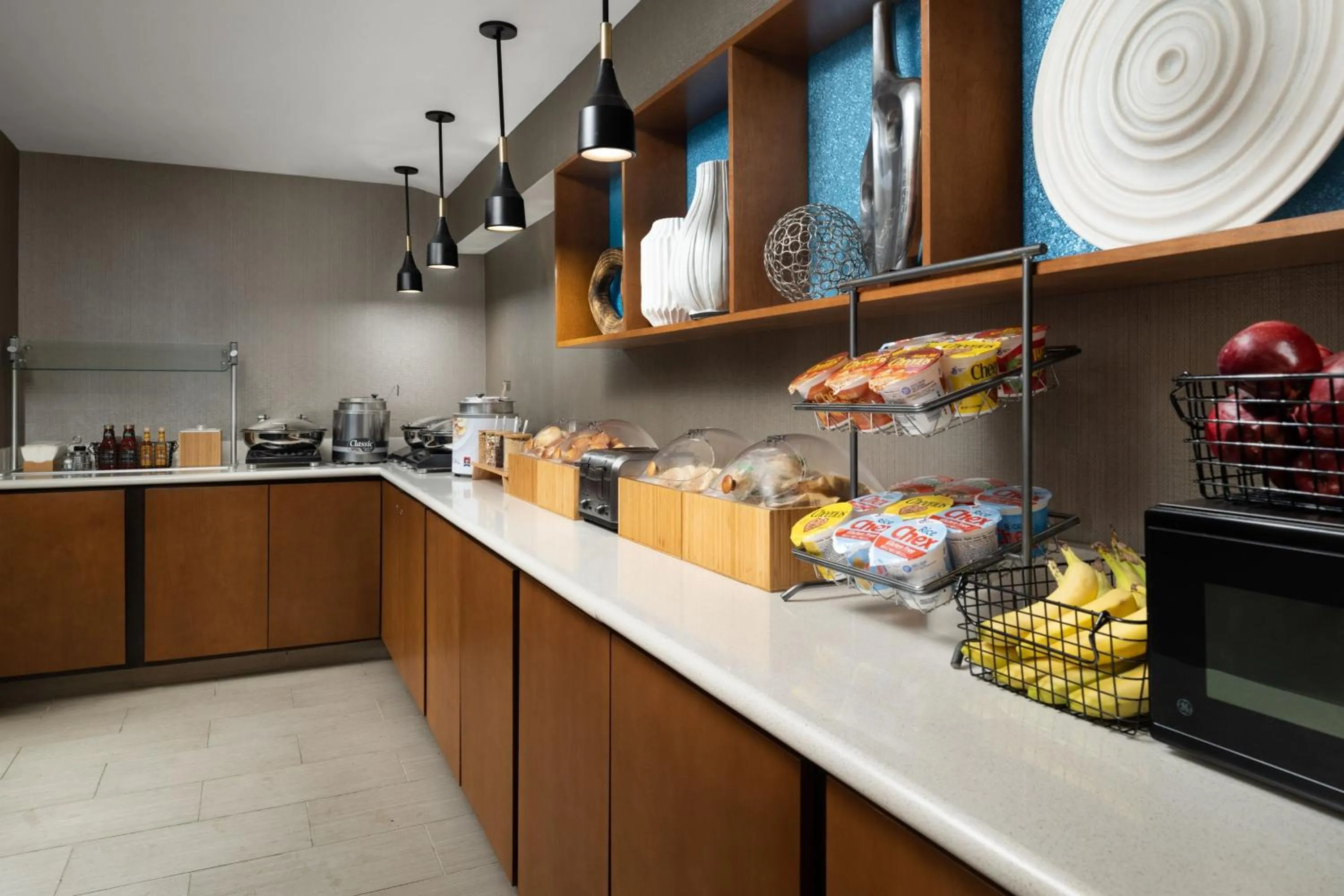 Breakfast in SpringHill Suites Kansas City Overland Park