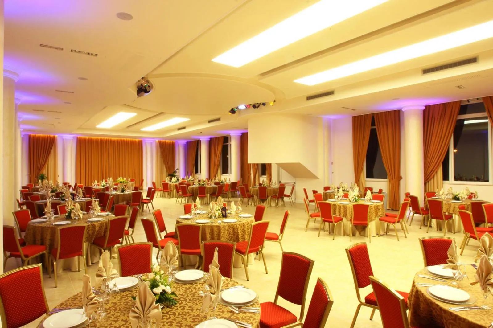 Restaurant/places to eat in Jonico Hotel