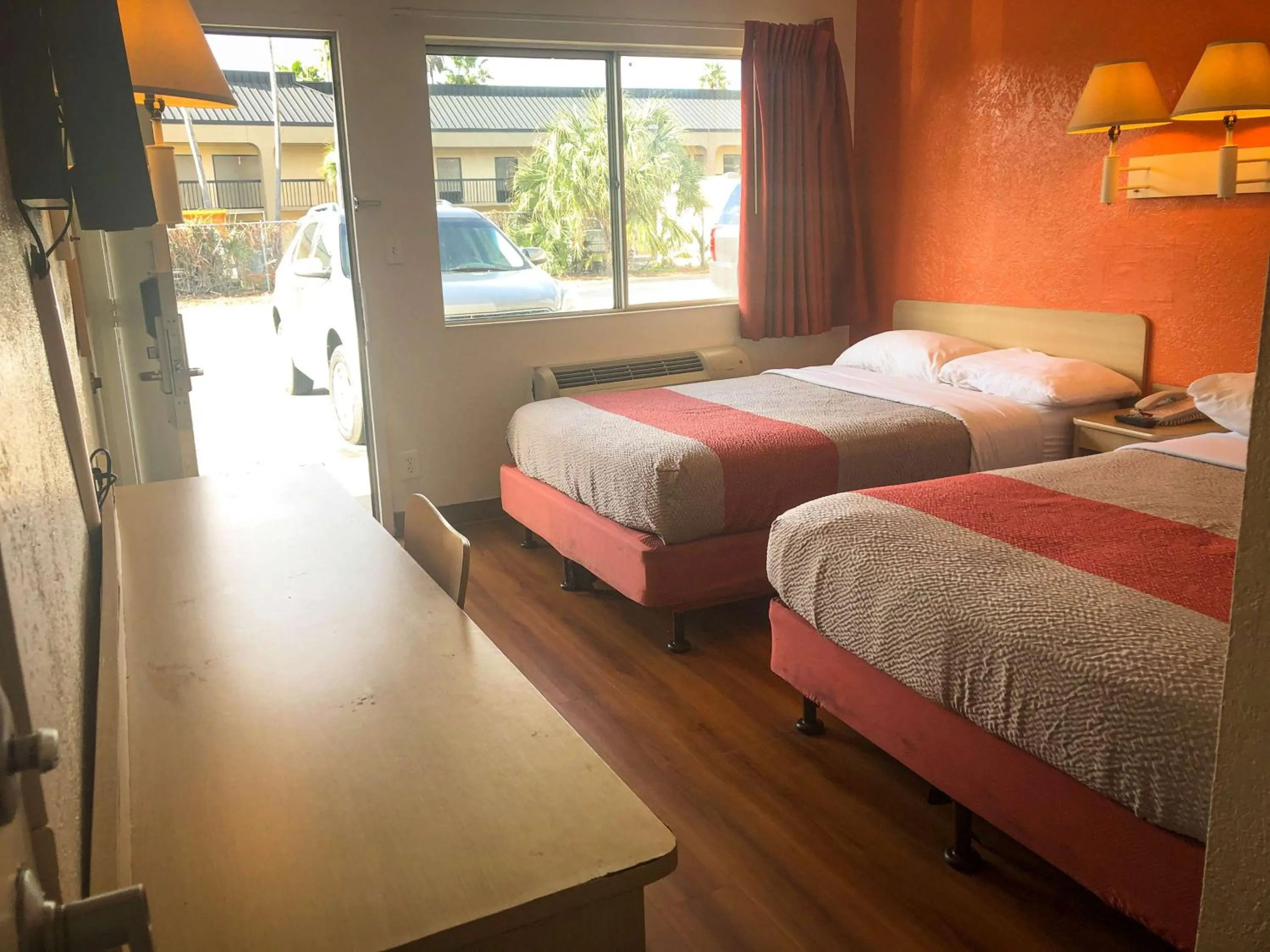 Photo of the whole room, Bed in Motel 6-Jacksonville, FL - Orange Park