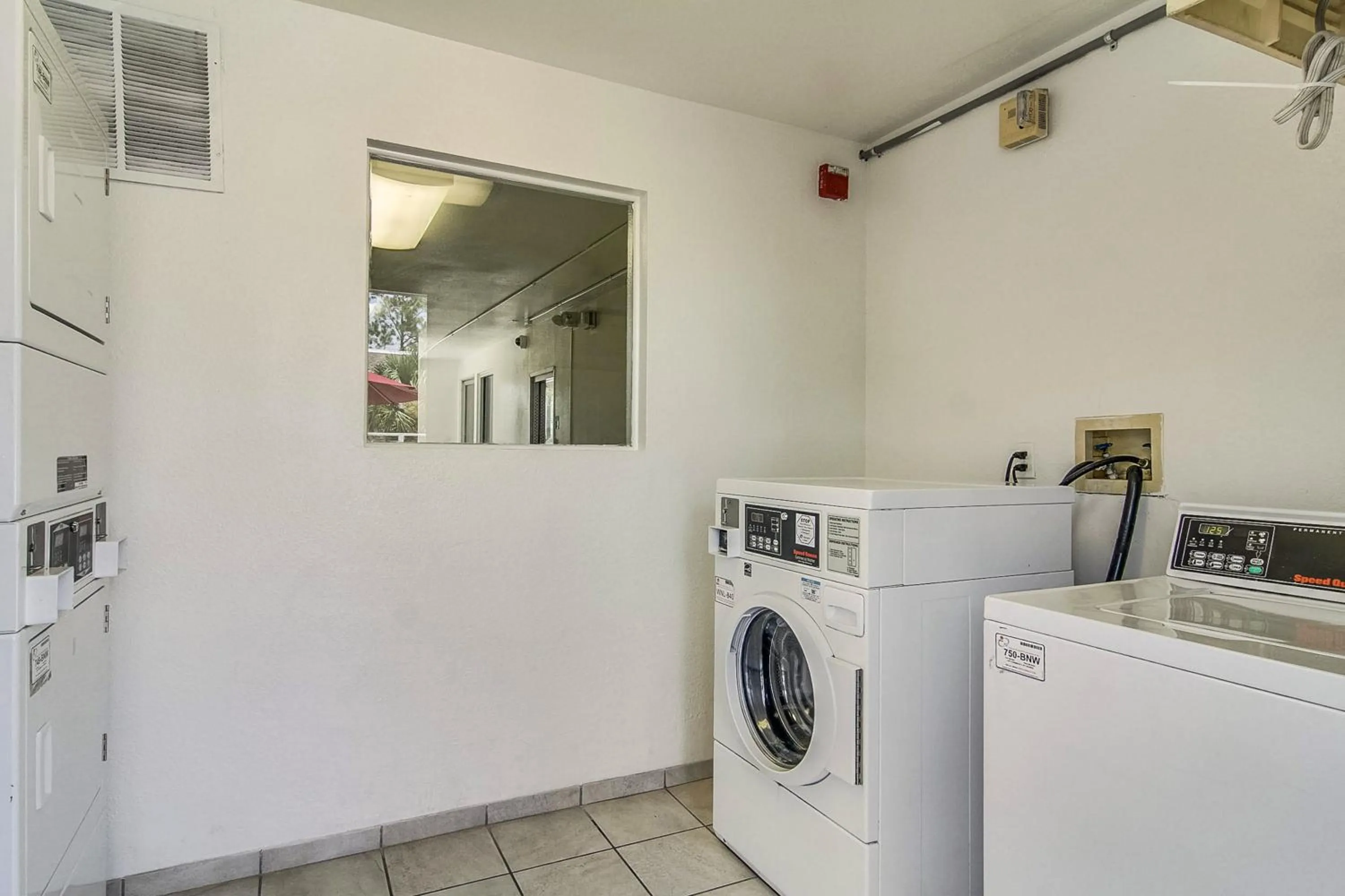 Decorative detail in Motel 6-Jacksonville, FL - Orange Park