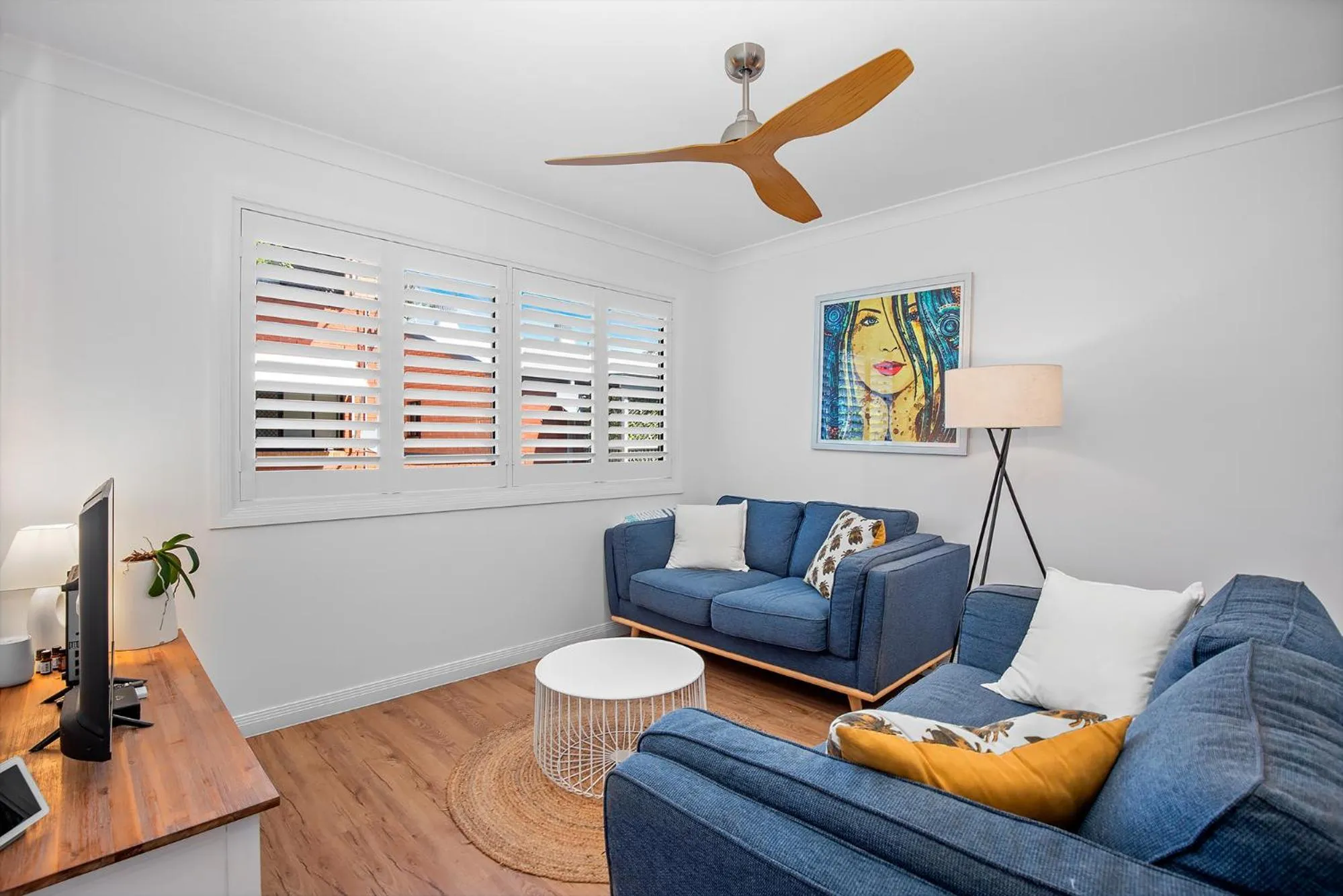 TV and multimedia in Sandcastles On The Broadwater