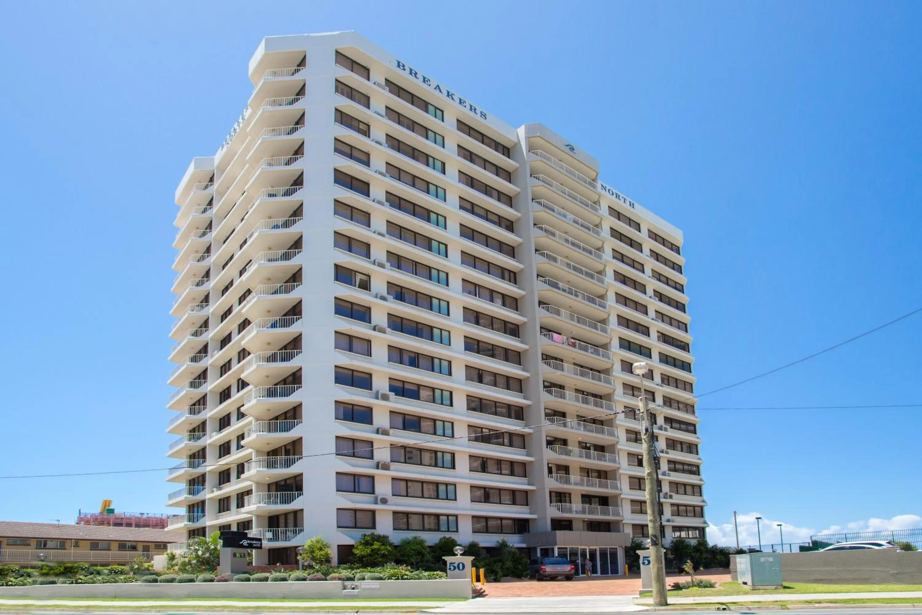 Property building in Breakers North Absolute Beachfront Apartments - Official