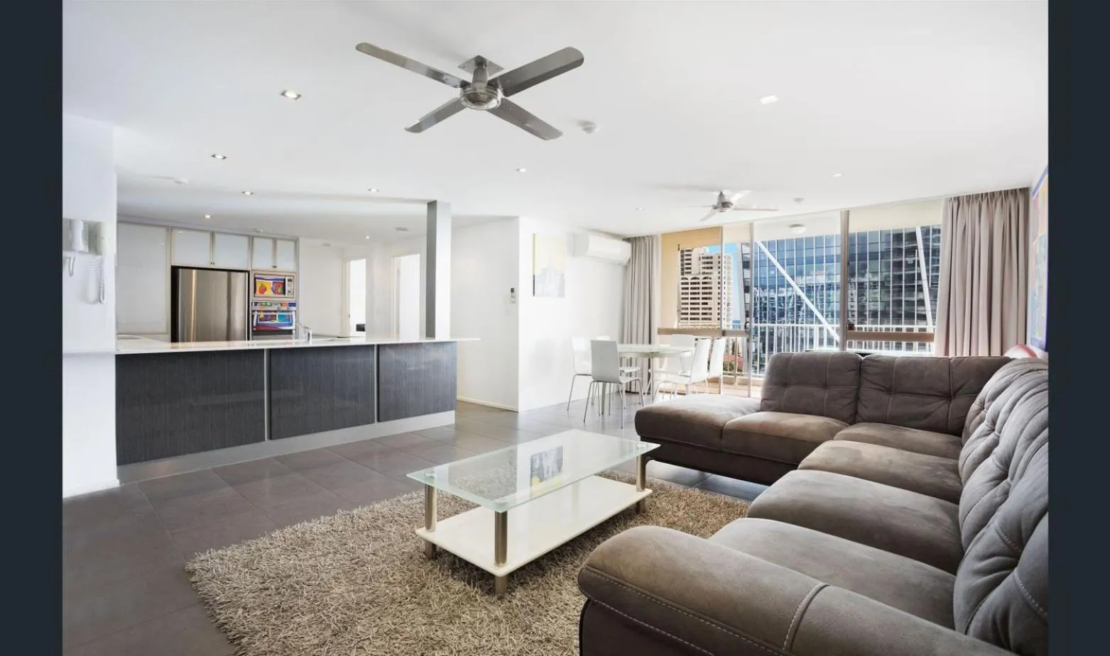 Living room in Breakers North Absolute Beachfront Apartments - Official