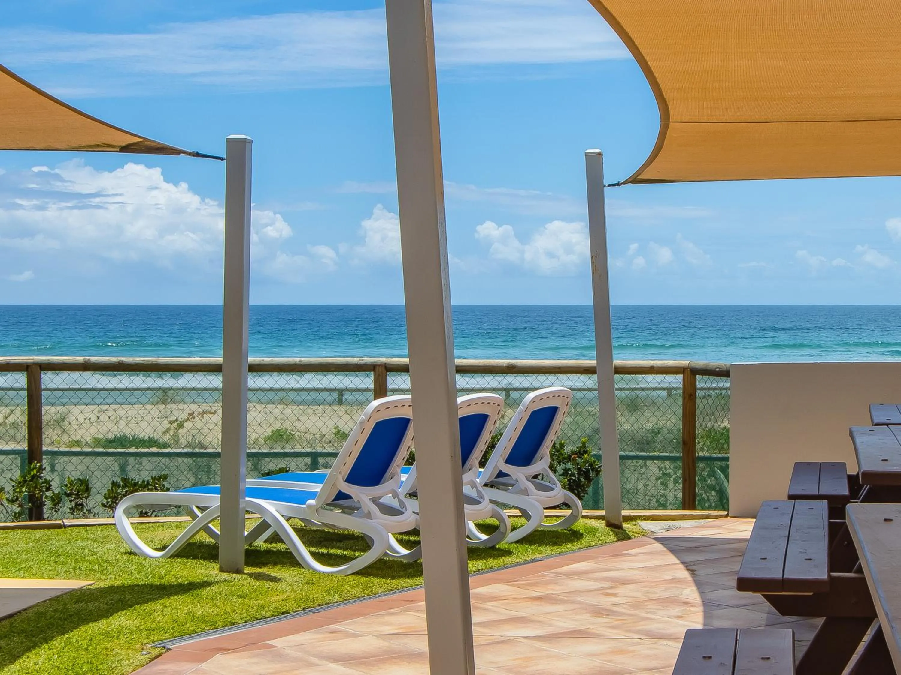 BBQ facilities in Breakers North Absolute Beachfront Apartments - Official