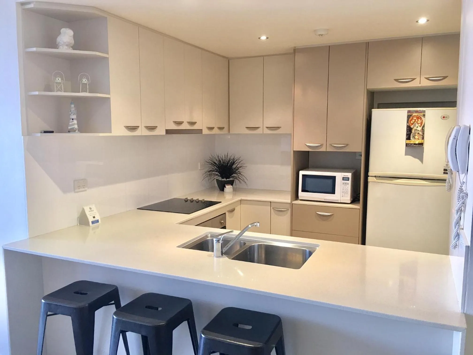 Coffee/tea facilities in Breakers North Absolute Beachfront Apartments - Official