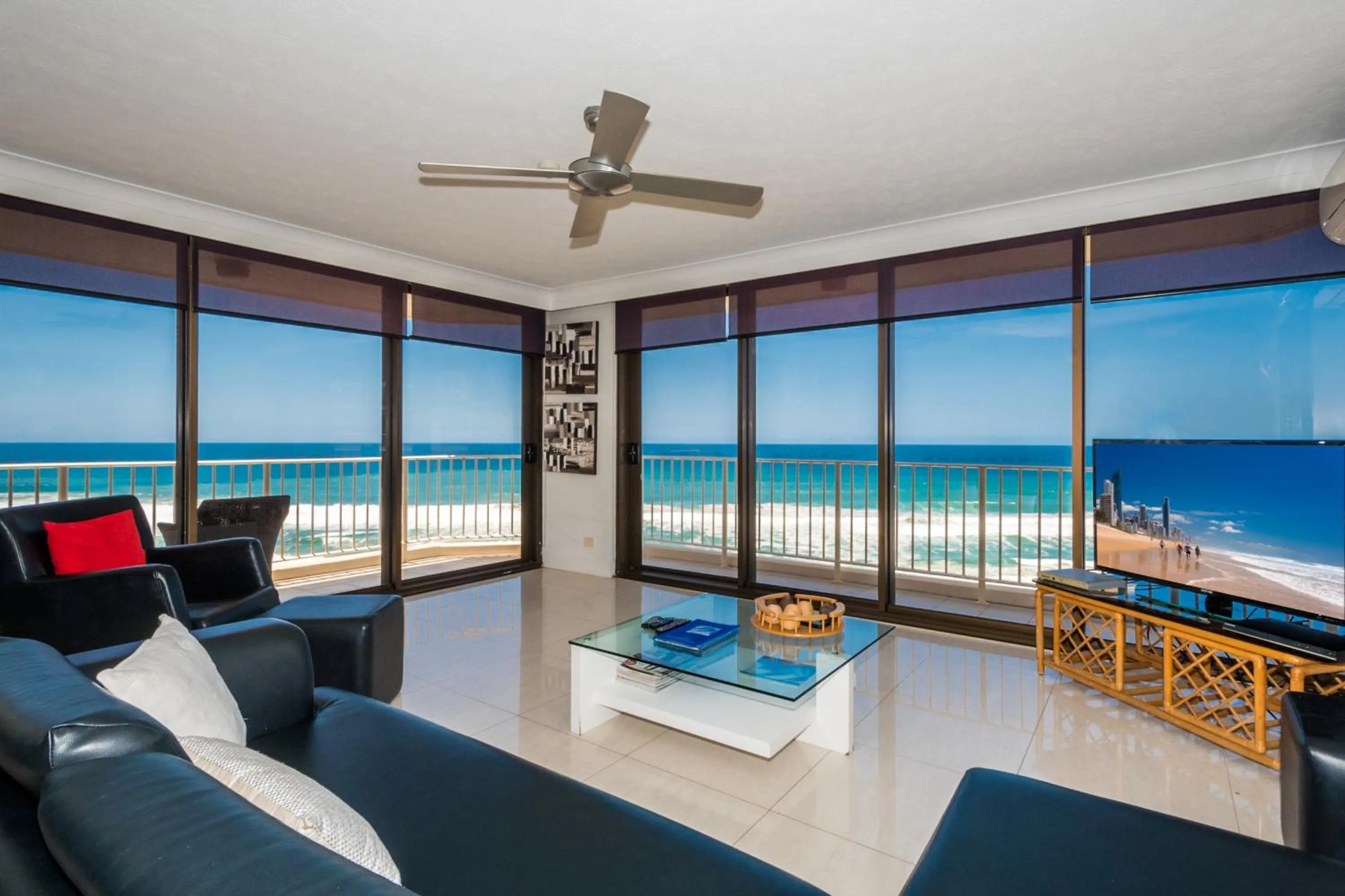Living room in Breakers North Absolute Beachfront Apartments - Official