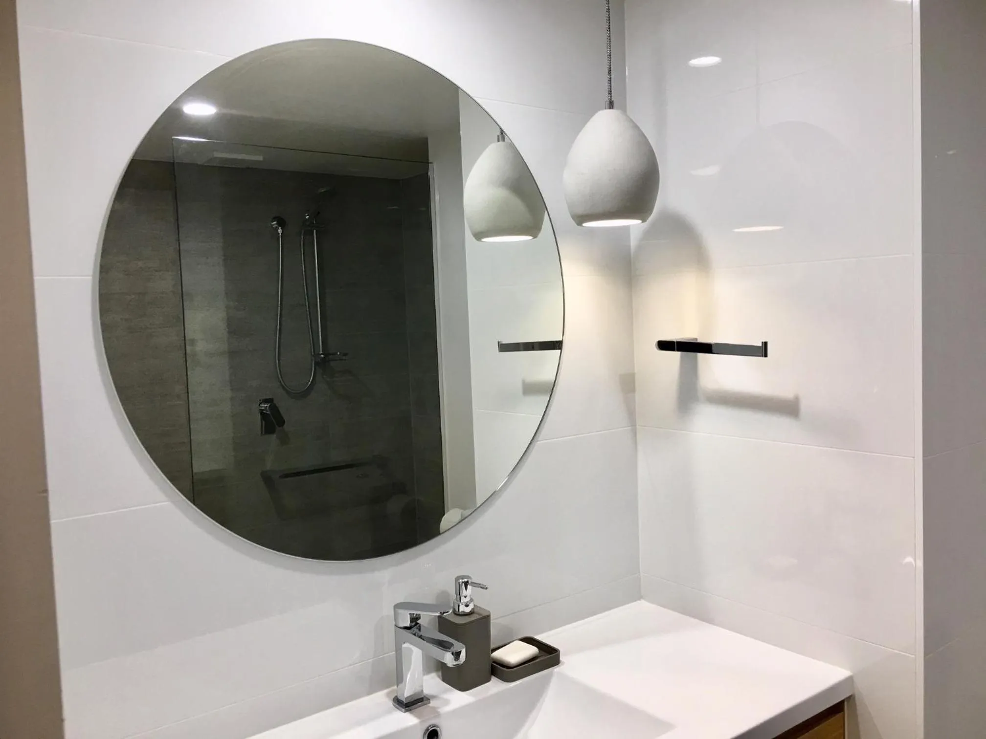 Breakers North Absolute Beachfront Apartments - Official