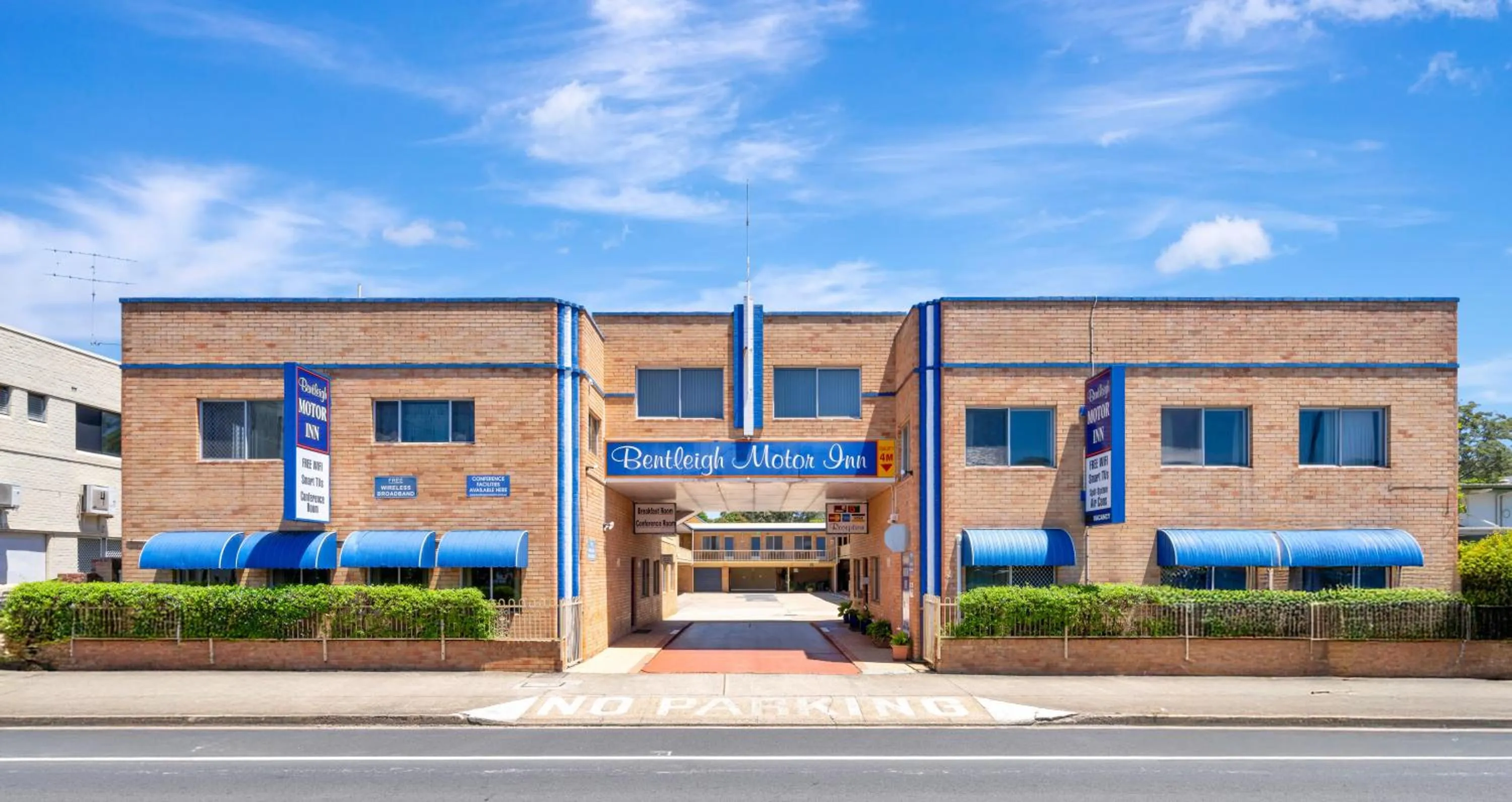 Property building in Bentleigh Motor Inn
