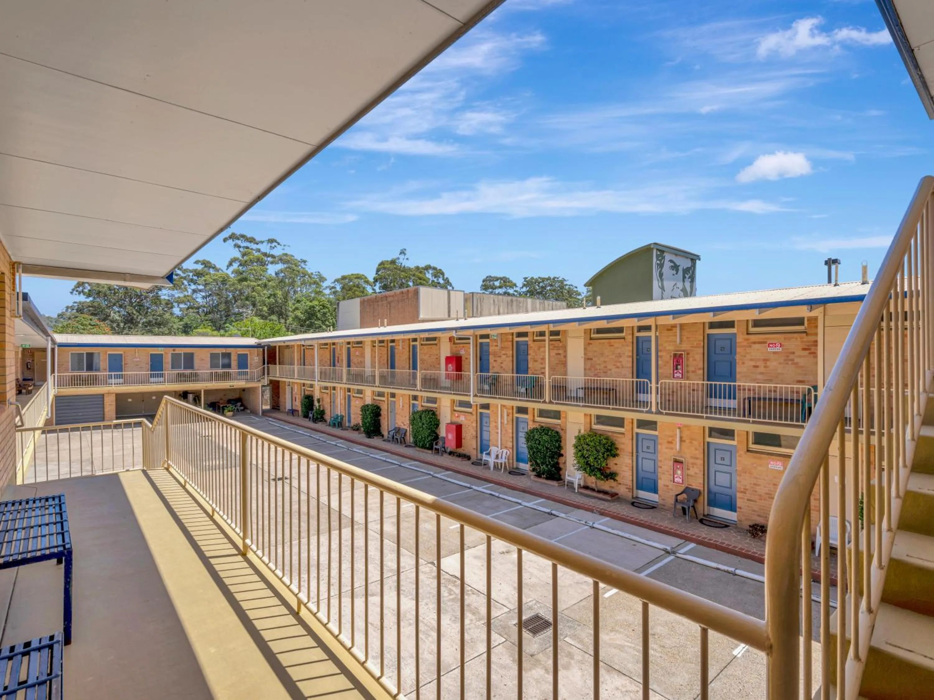 Property building in Bentleigh Motor Inn