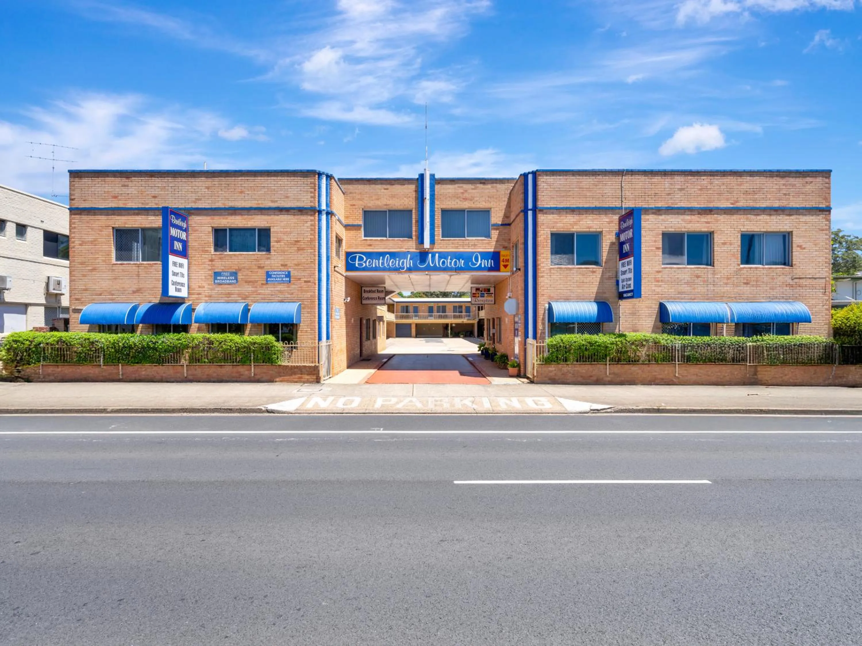 Property building in Bentleigh Motor Inn