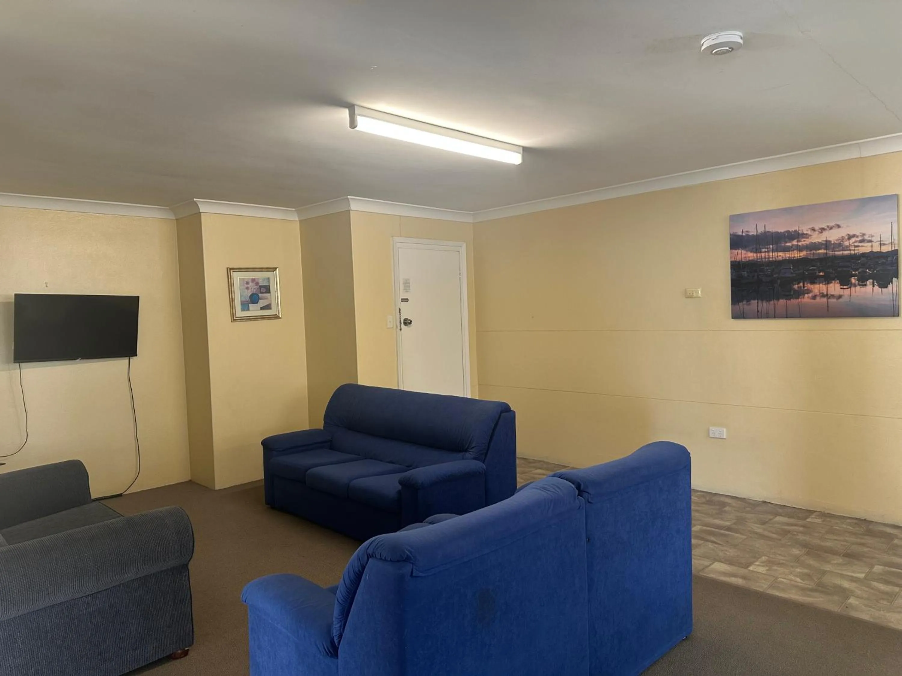 Living room in Bentleigh Motor Inn