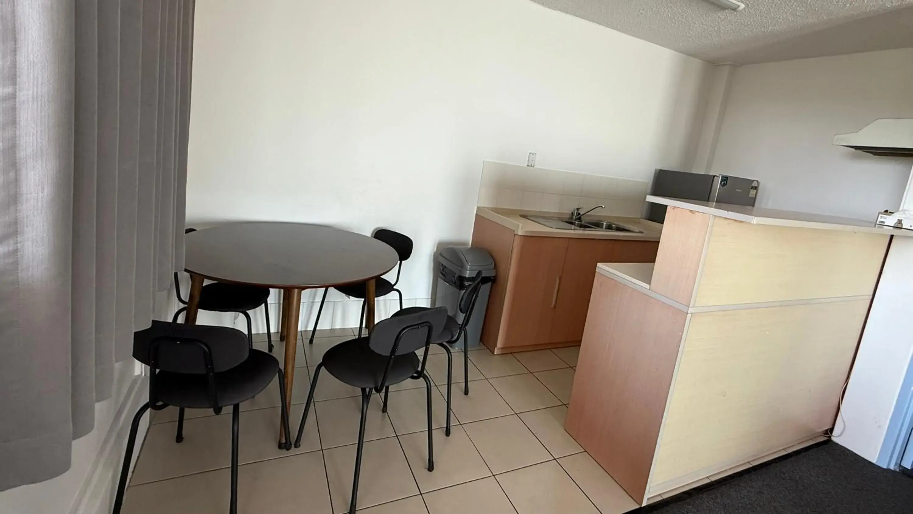 Two-Bedroom Apartment in Annerley Motor Inn Two-Bedroom Apartment in Annerley Motor Inn