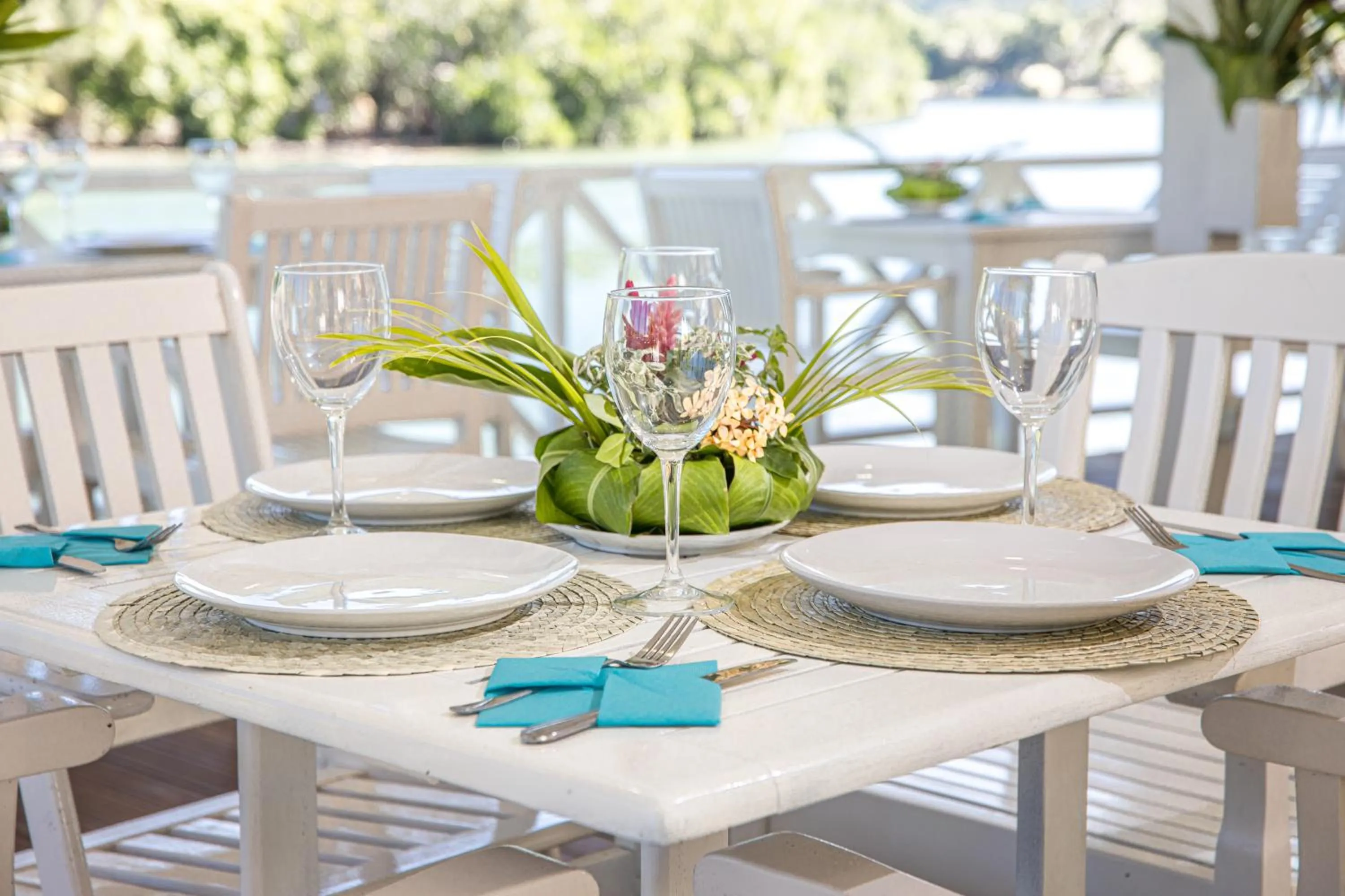 Restaurant/places to eat in Tropicana Lagoon Apartments