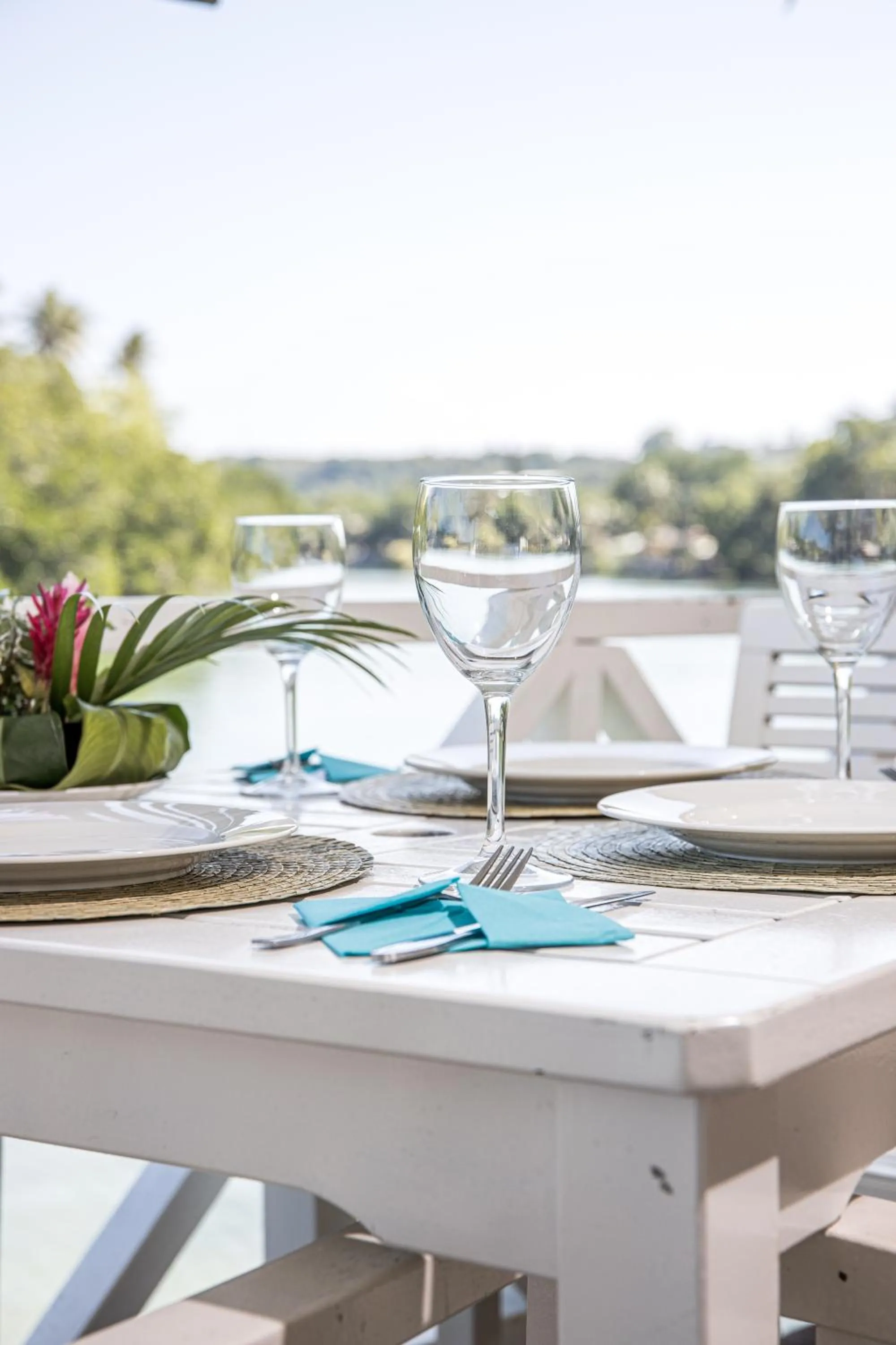 Restaurant/places to eat in Tropicana Lagoon Apartments