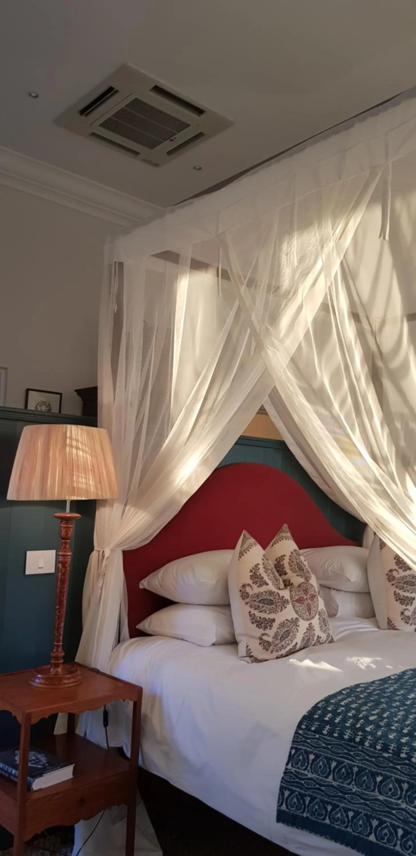 Bedroom, Bed in La Cotte House