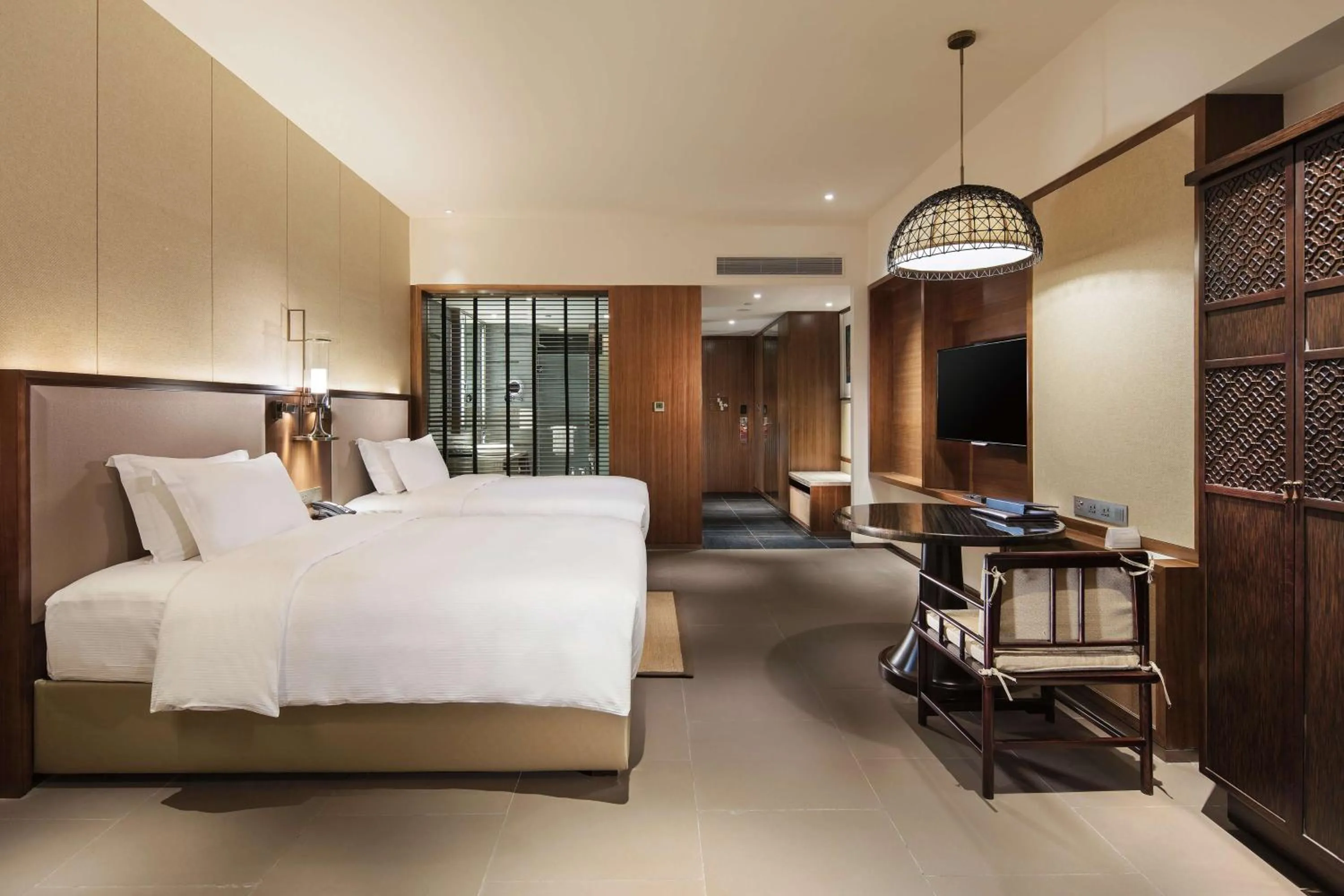 Bedroom, Bed in Hilton Huizhou Longmen Resort