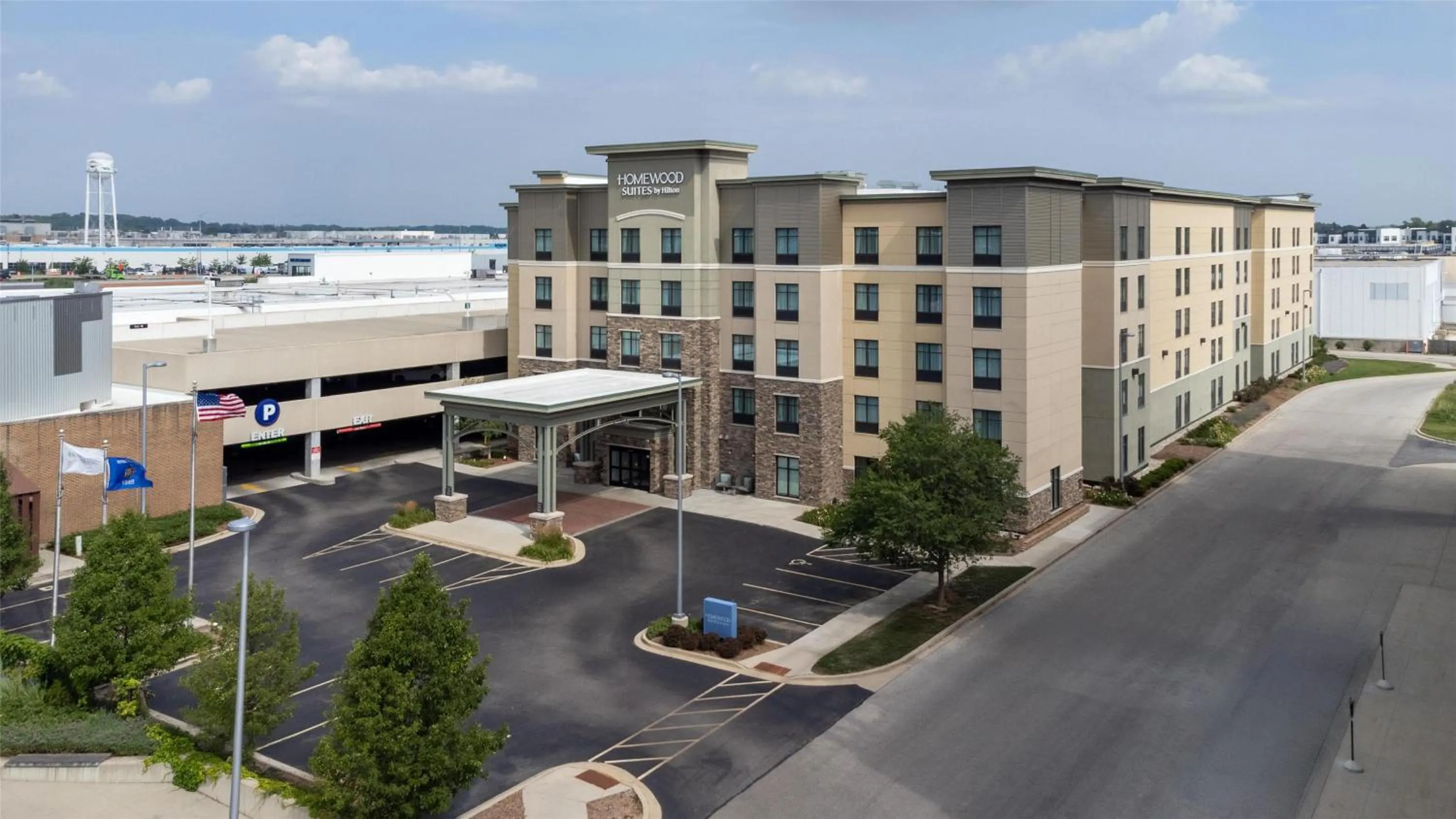 Property building in Homewood Suites By Hilton Wauwatosa Milwaukee