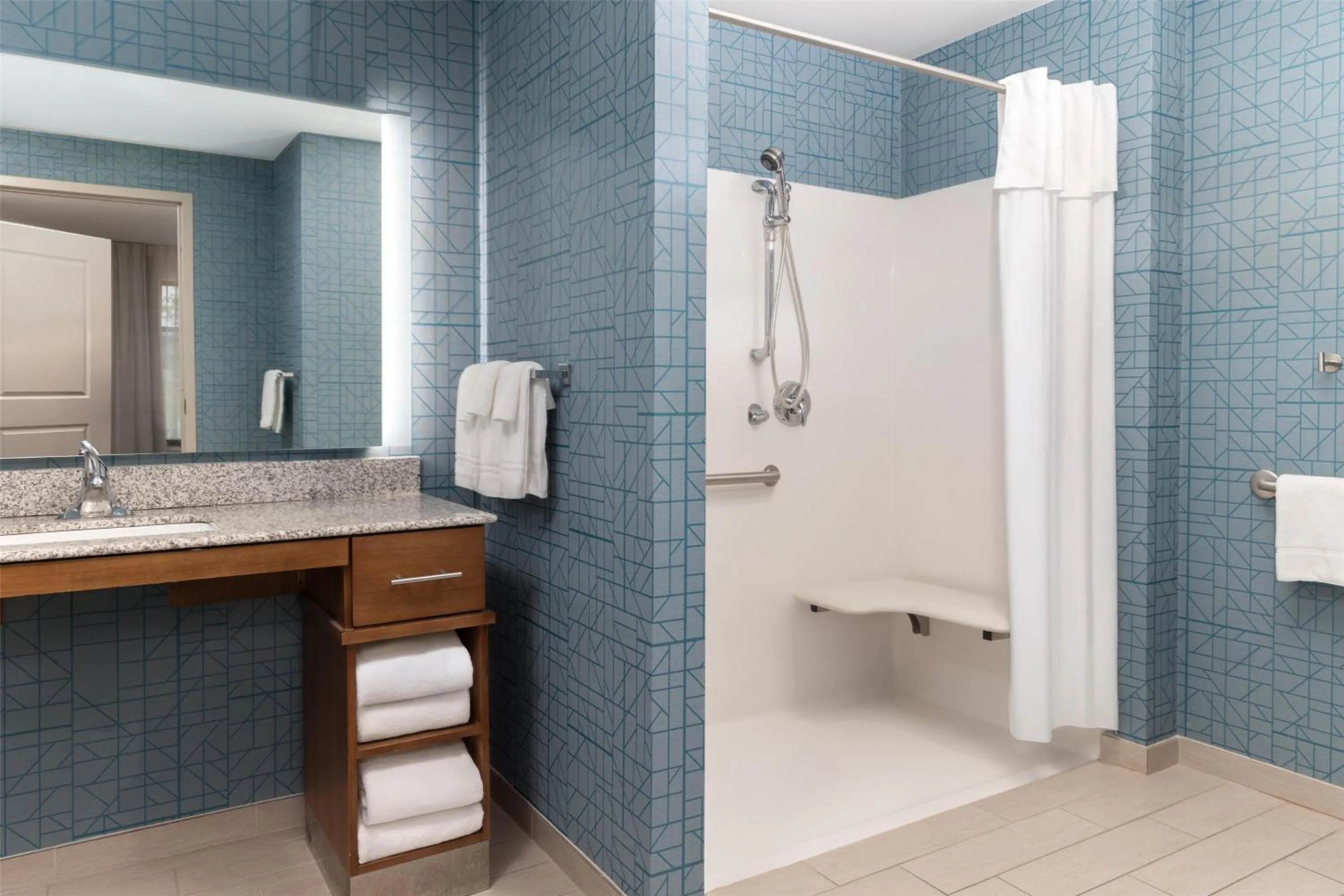 Bathroom in Homewood Suites By Hilton Wauwatosa Milwaukee