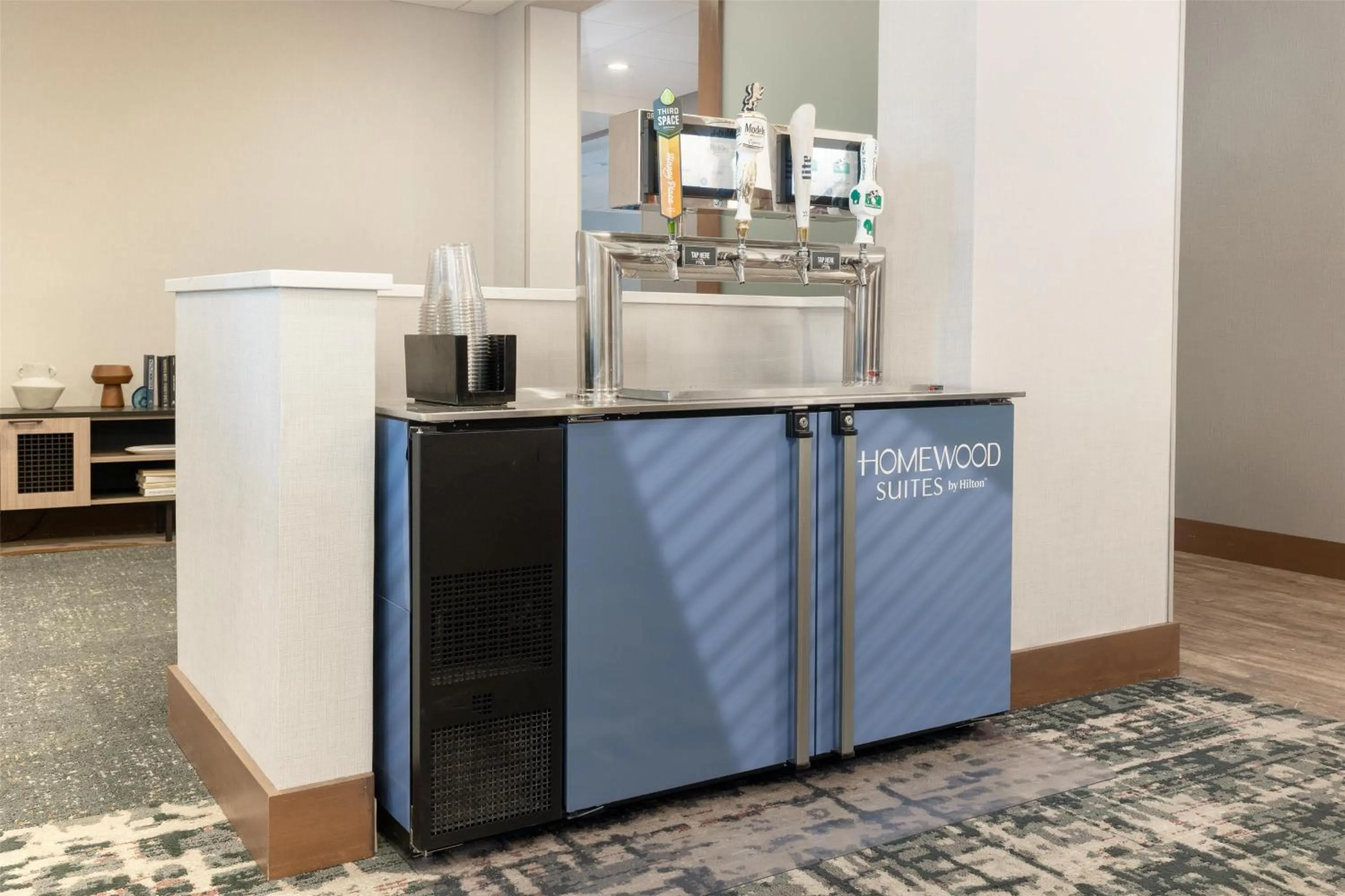 Dining area in Homewood Suites By Hilton Wauwatosa Milwaukee