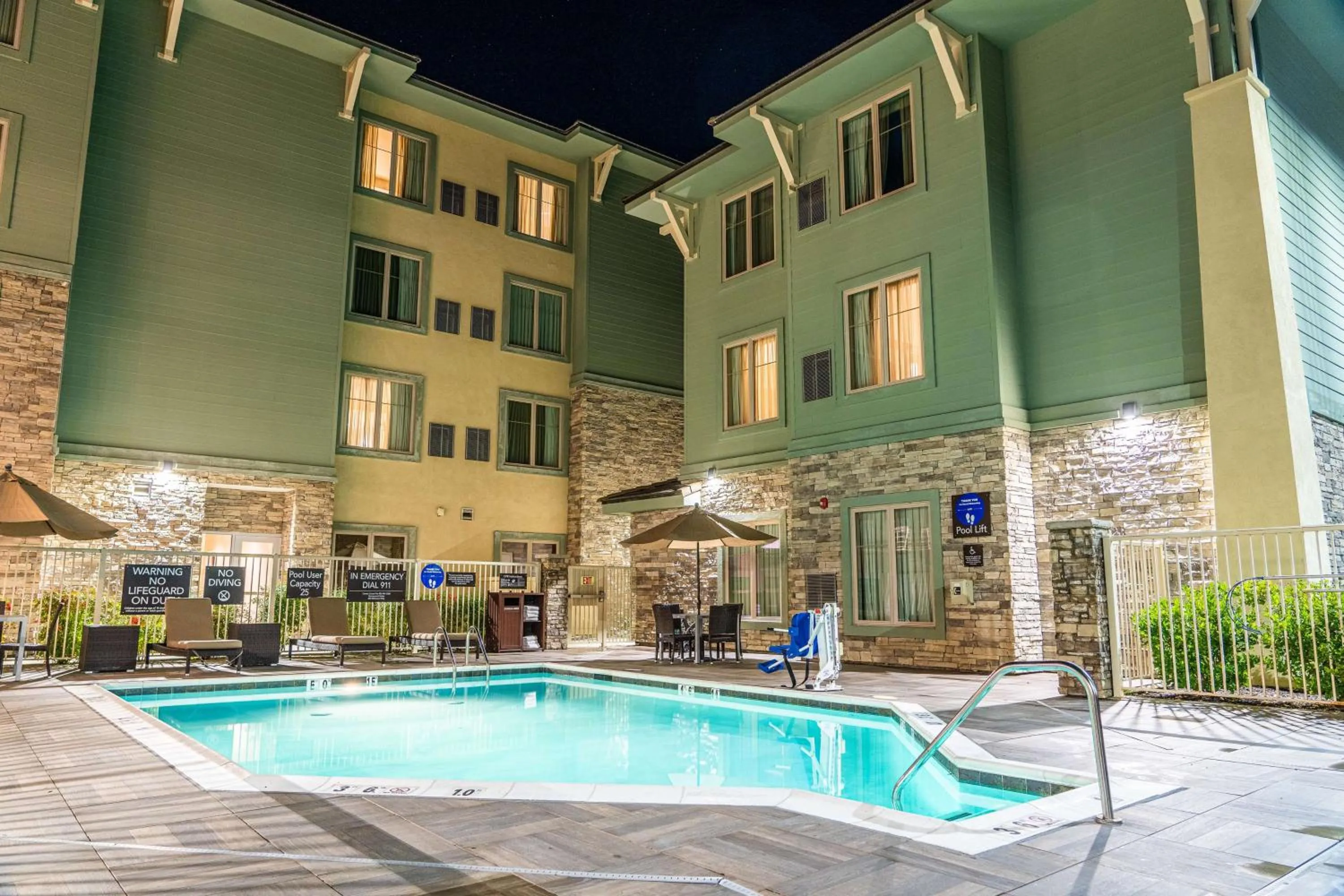 Property building in Homewood Suites by Hilton Pleasant Hill Concord