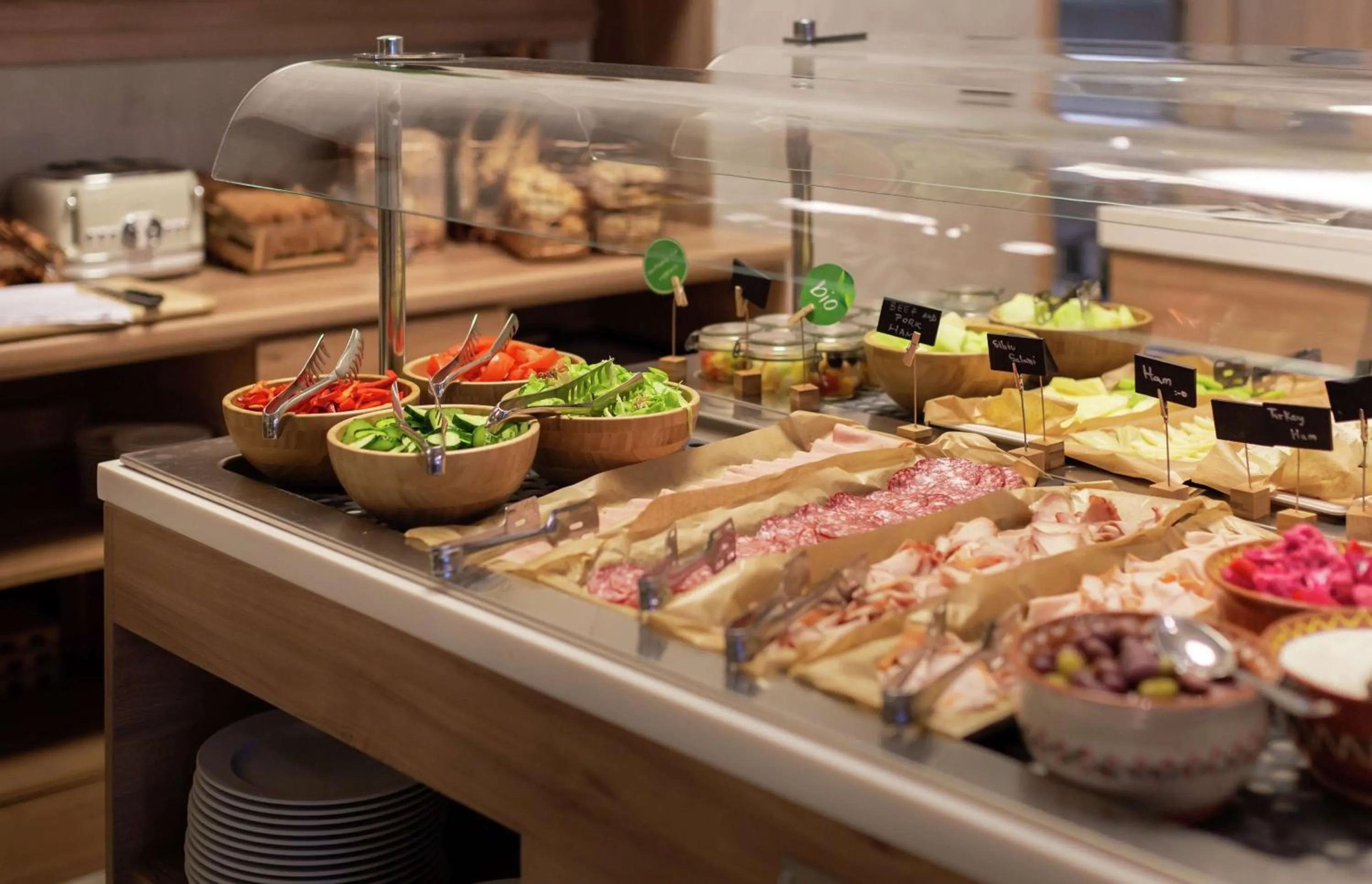 Restaurant/places to eat in Hilton Garden Inn Bucharest Old Town