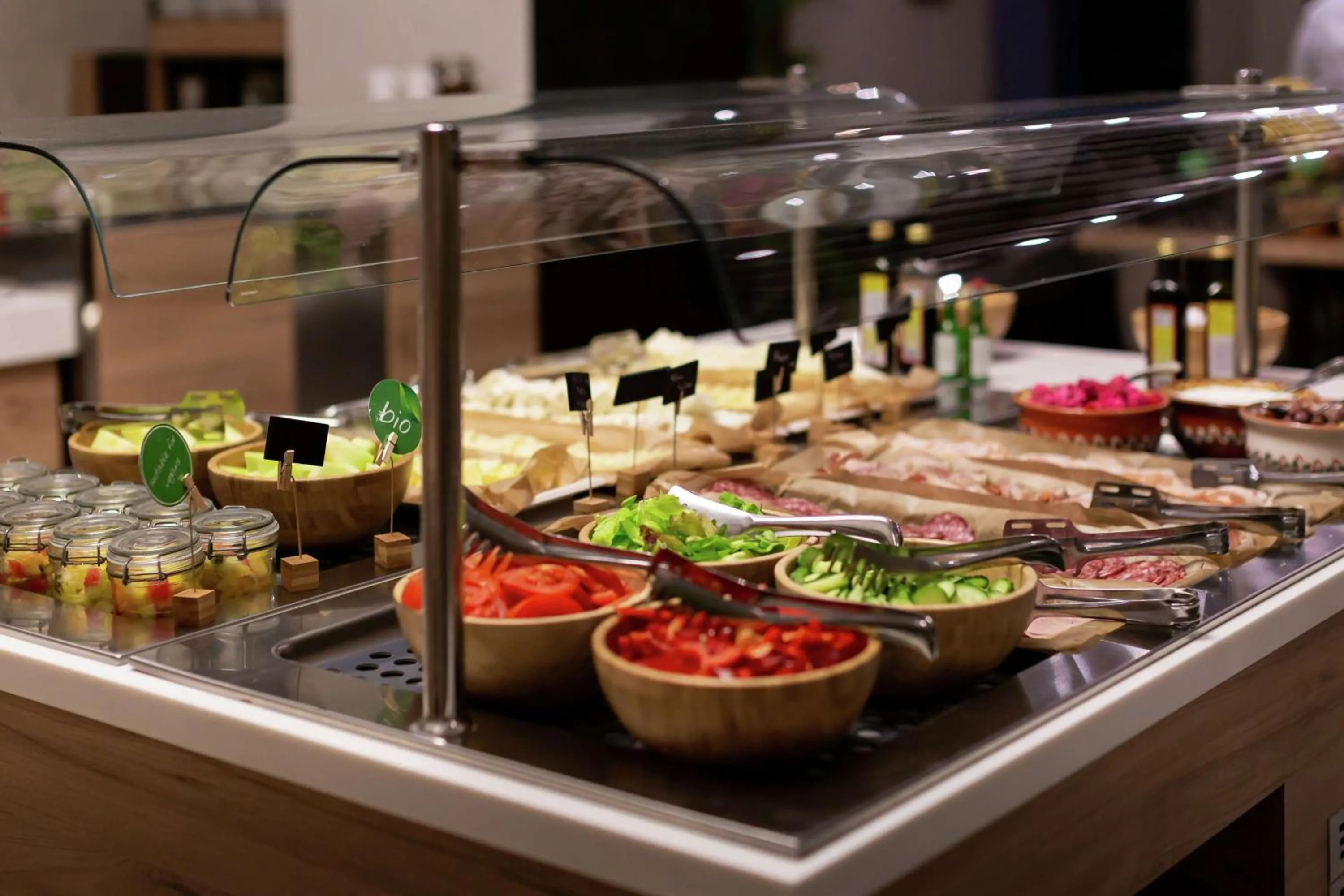 Restaurant/places to eat in Hilton Garden Inn Bucharest Old Town