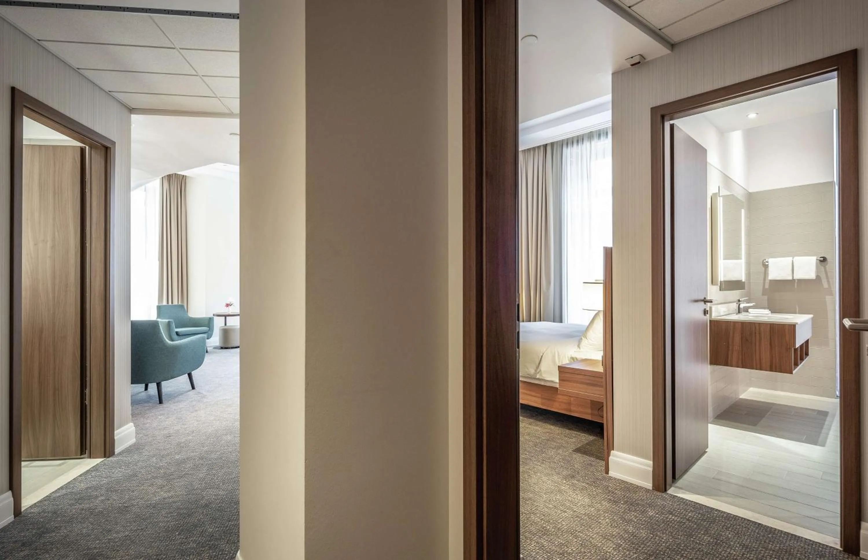 Living room, Bed in Hilton Garden Inn Bucharest Old Town